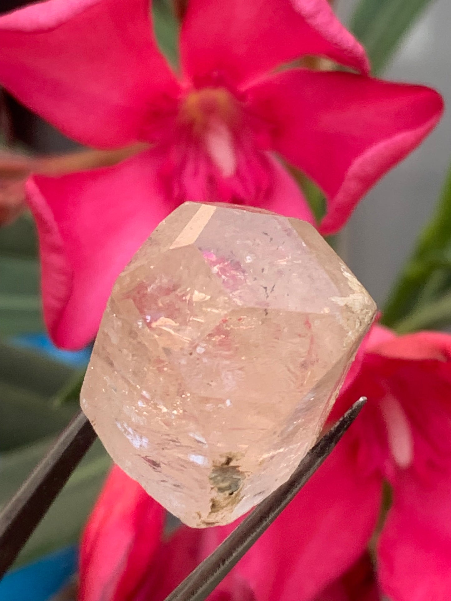 Imperial Topaz, superb natural crystal measuring 21mm x 18mm x 12mm - 11 grams/ 55 carats. Beautiful collector's item, unique and quite rare on the market!