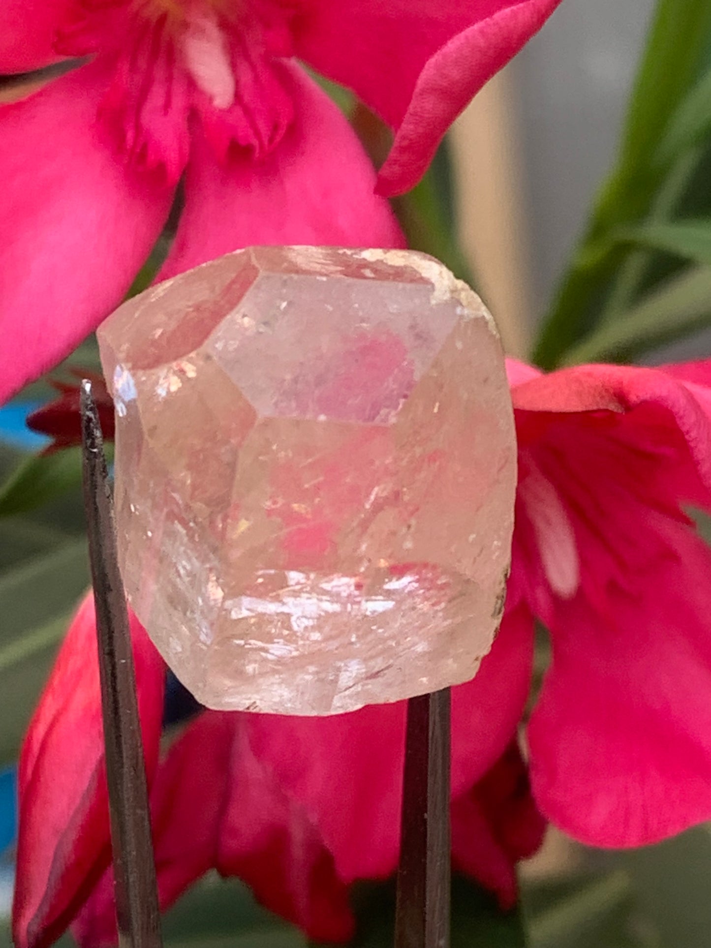 Imperial Topaz, superb natural crystal measuring 21mm x 18mm x 12mm - 11 grams/ 55 carats. Beautiful collector's item, unique and quite rare on the market!