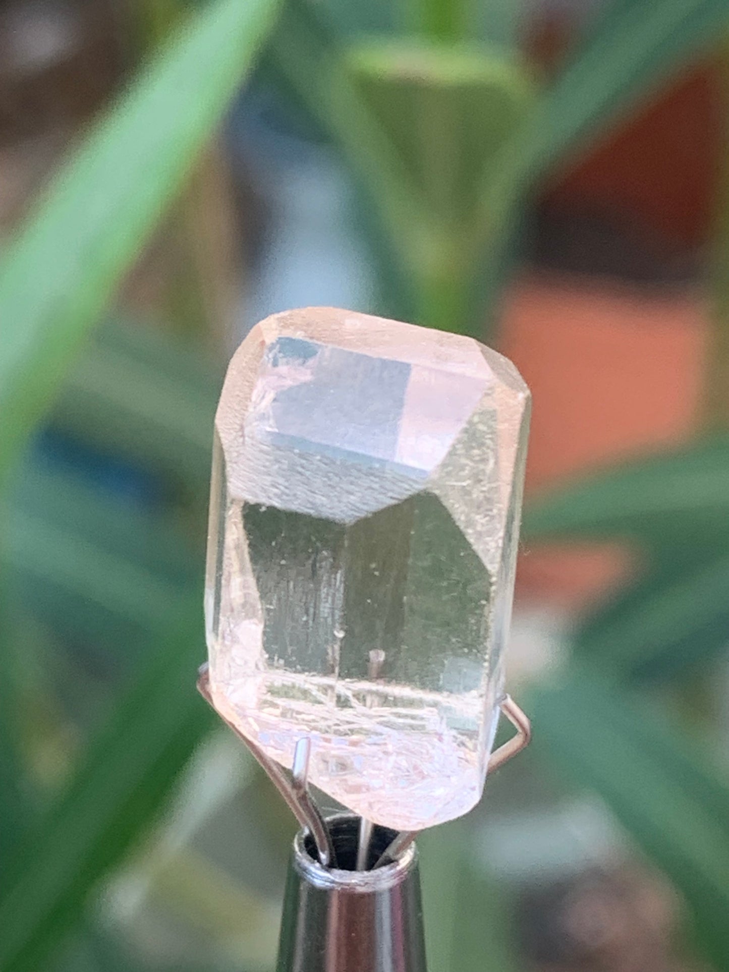 Topaze Impériale, superbe cristal naturel de 15mm x10 x10 - 3,9 grammes/ 19,5 carats. Belle pièce de collection, unique et assez rare !
