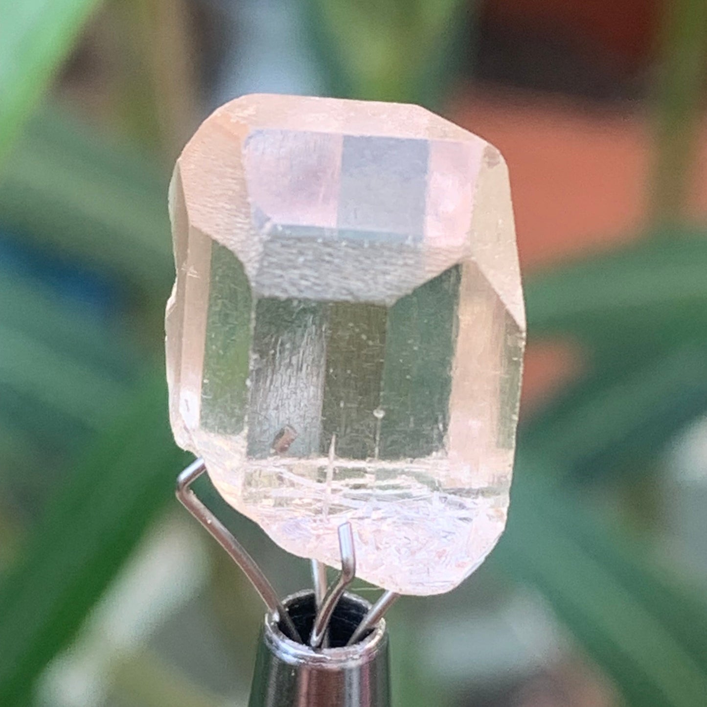 Topaze Impériale, superbe cristal naturel de 15mm x10 x10 - 3,9 grammes/ 19,5 carats. Belle pièce de collection, unique et assez rare !