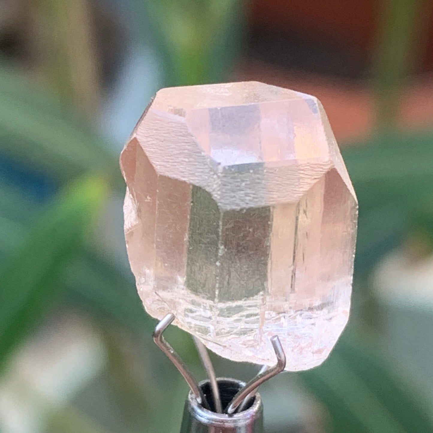 Topaze Impériale, superbe cristal naturel de 15mm x10 x10 - 3,9 grammes/ 19,5 carats. Belle pièce de collection, unique et assez rare !