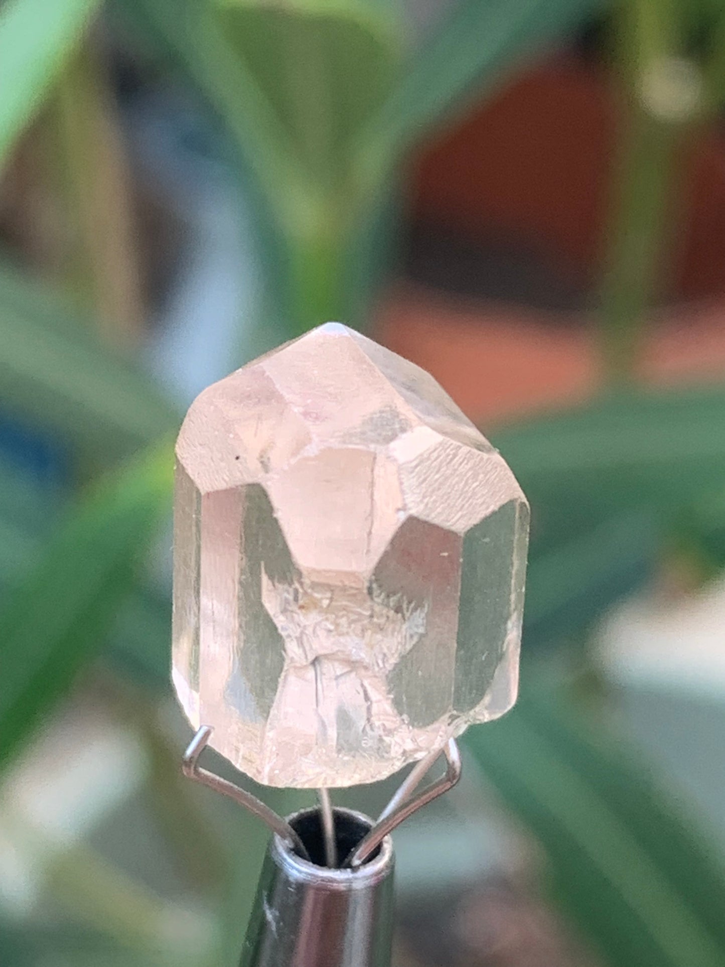 Topaze Impériale, superbe cristal naturel de 15mm x10 x10 - 3,9 grammes/ 19,5 carats. Belle pièce de collection, unique et assez rare !