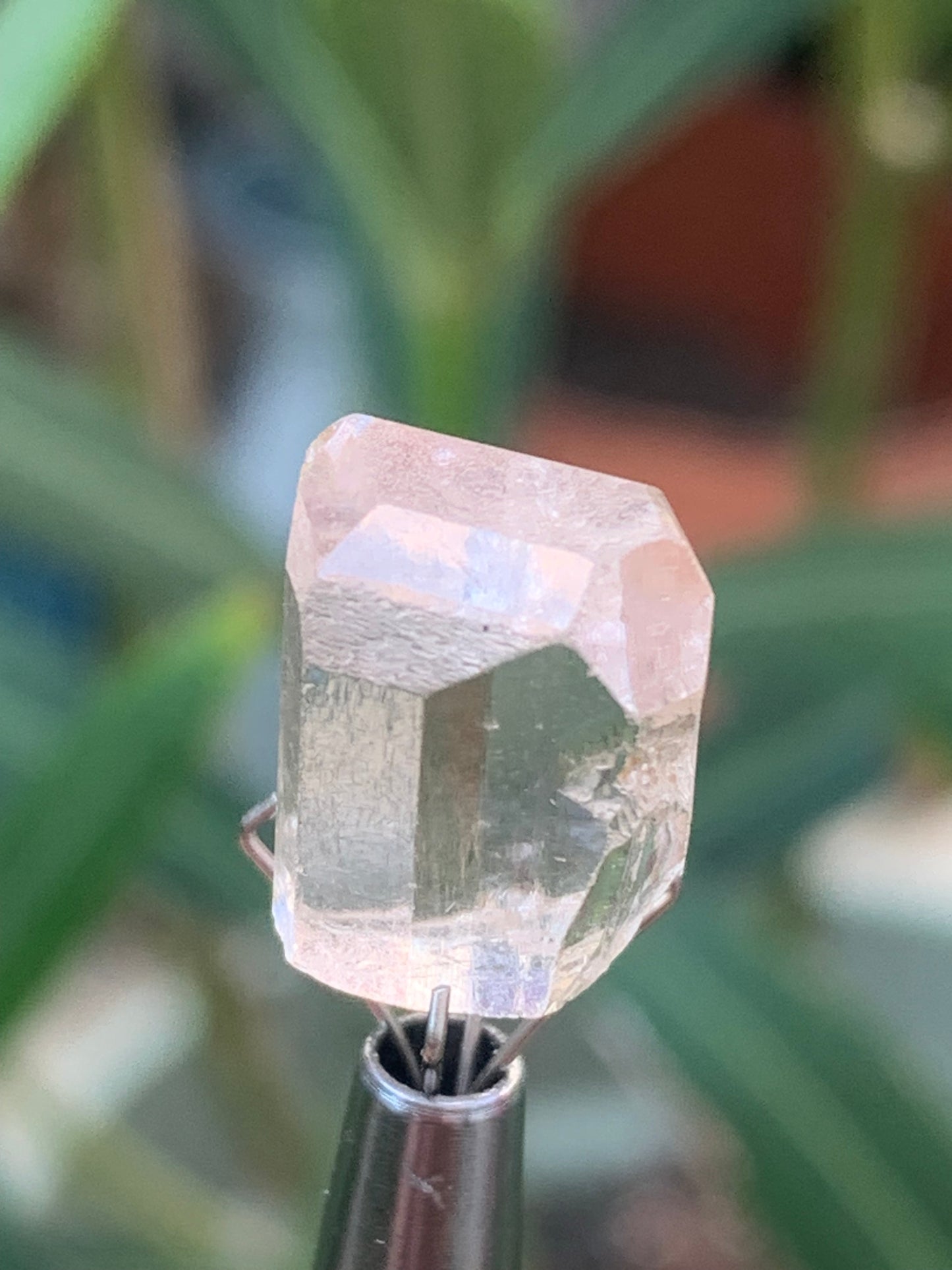 Topaze Impériale, superbe cristal naturel de 15mm x10 x10 - 3,9 grammes/ 19,5 carats. Belle pièce de collection, unique et assez rare !