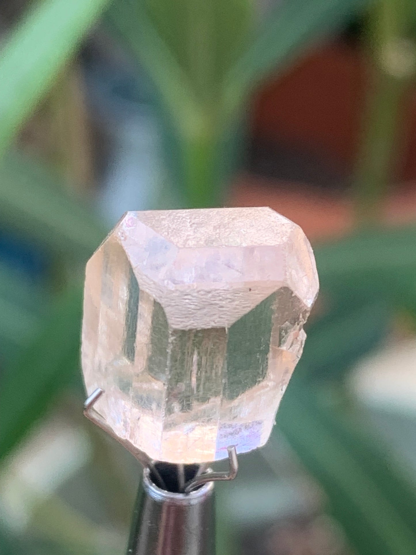 Topaze Impériale, superbe cristal naturel de 15mm x10 x10 - 3,9 grammes/ 19,5 carats. Belle pièce de collection, unique et assez rare !