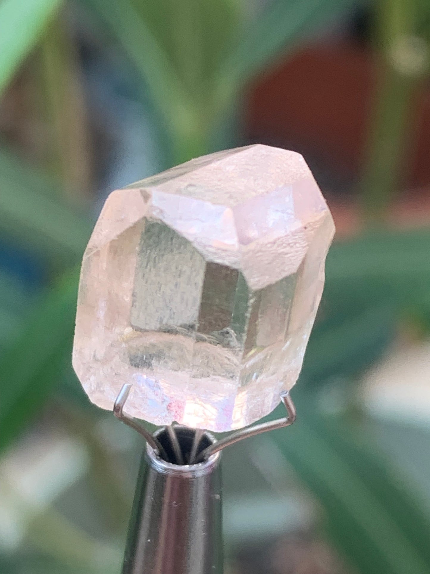Topaze Impériale, superbe cristal naturel de 15mm x10 x10 - 3,9 grammes/ 19,5 carats. Belle pièce de collection, unique et assez rare !