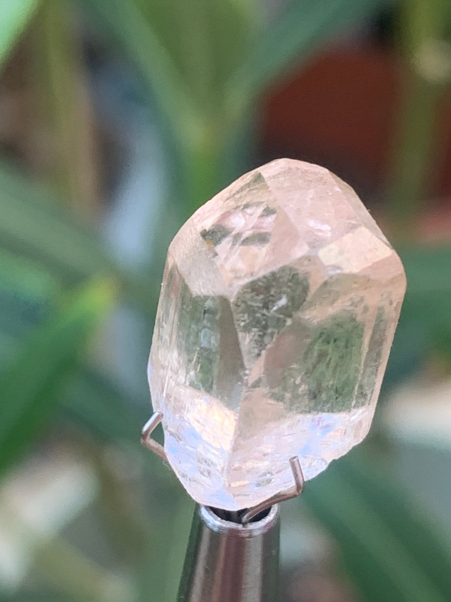 Topaze Impériale, superbe cristal naturel de 15mm x10 x10 - 3,9 grammes/ 19,5 carats. Belle pièce de collection, unique et assez rare !