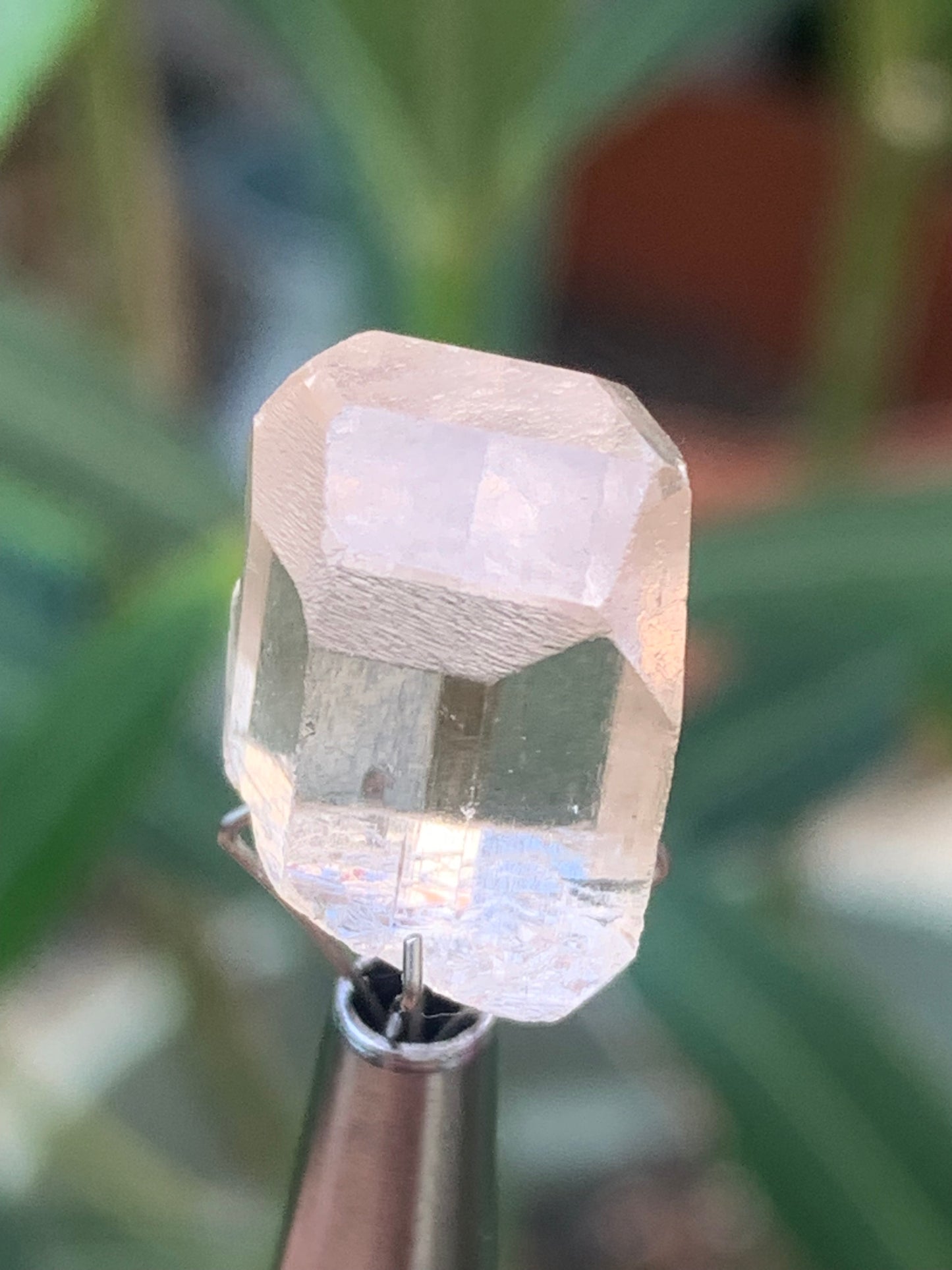 Topaze Impériale, superbe cristal naturel de 15mm x10 x10 - 3,9 grammes/ 19,5 carats. Belle pièce de collection, unique et assez rare !