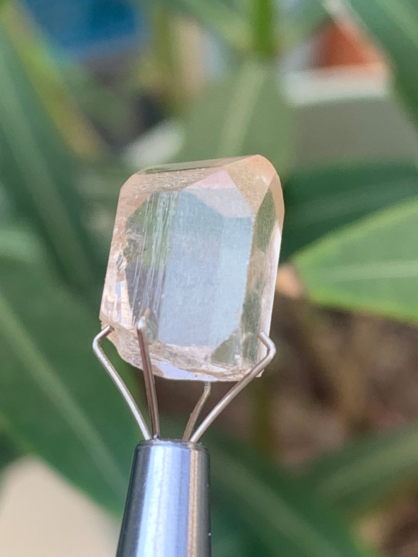 Topaze Impériale, superbe cristal naturel de 15mm x10 x10 - 3,9 grammes/ 19,5 carats. Belle pièce de collection, unique et assez rare !