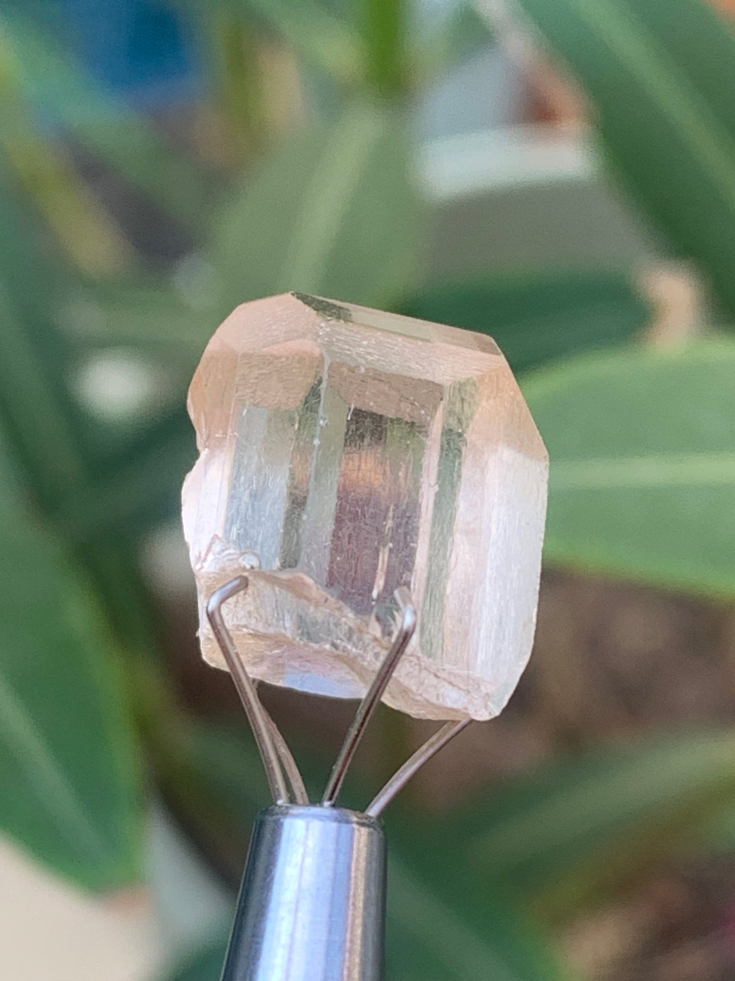 Topaze Impériale, superbe cristal naturel de 15mm x10 x10 - 3,9 grammes/ 19,5 carats. Belle pièce de collection, unique et assez rare !