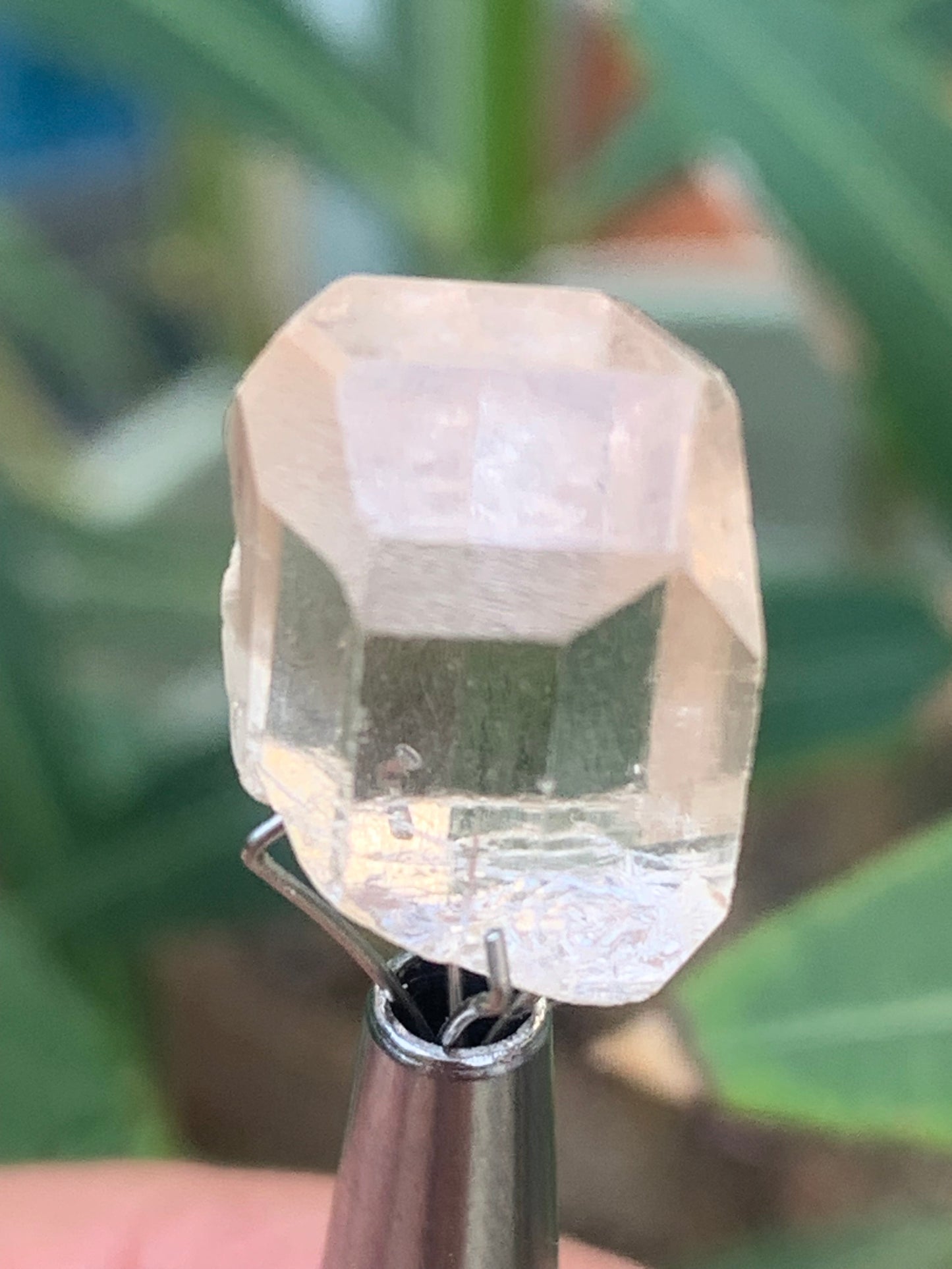 Topaze Impériale, superbe cristal naturel de 15mm x10 x10 - 3,9 grammes/ 19,5 carats. Belle pièce de collection, unique et assez rare !