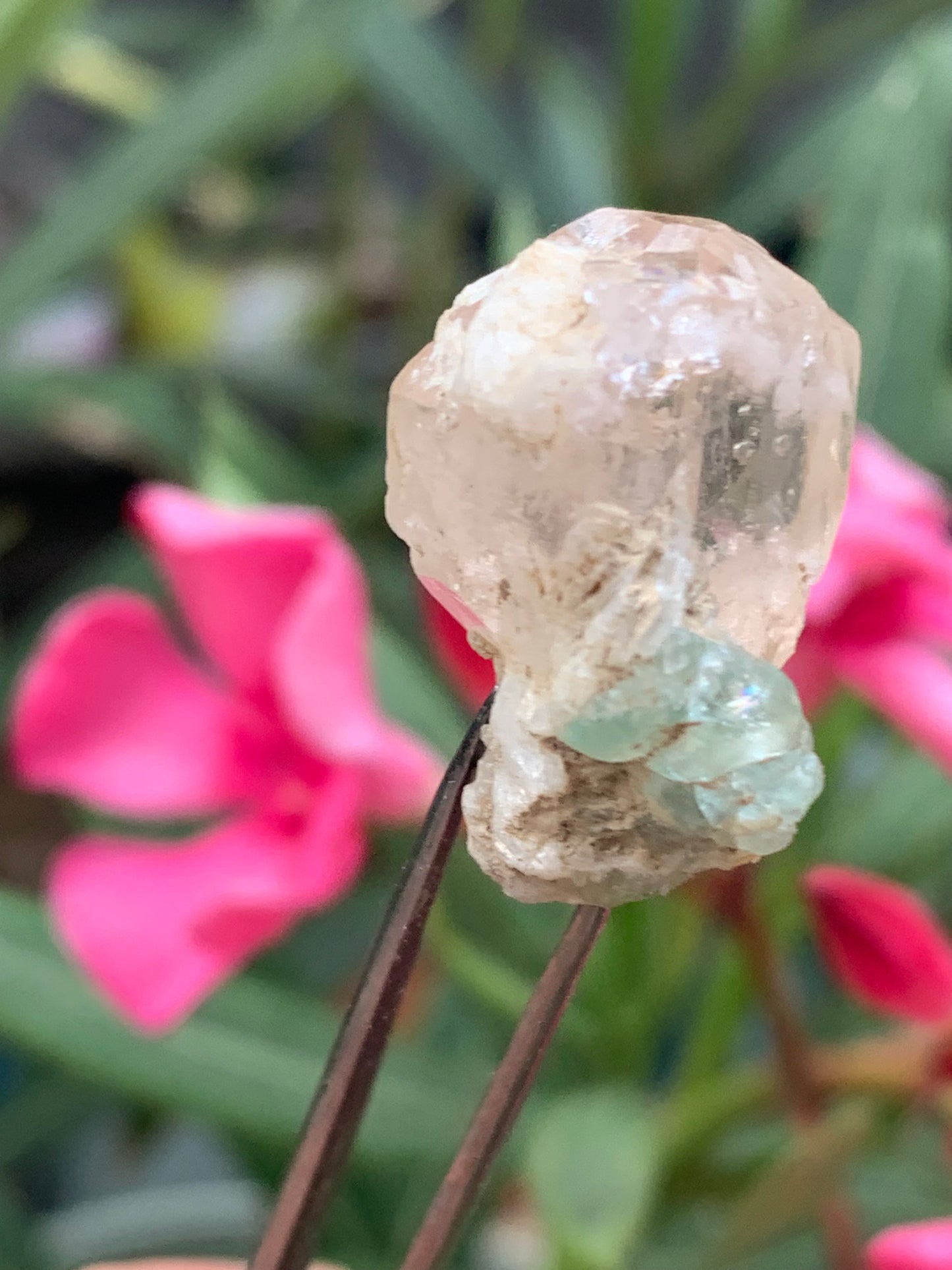 Imperial Topaz with Aquamarine, superb natural crystal measuring 25mm x 18mm x 18mm - 11.2 grams. Beautiful collector's item, unique and quite rare!