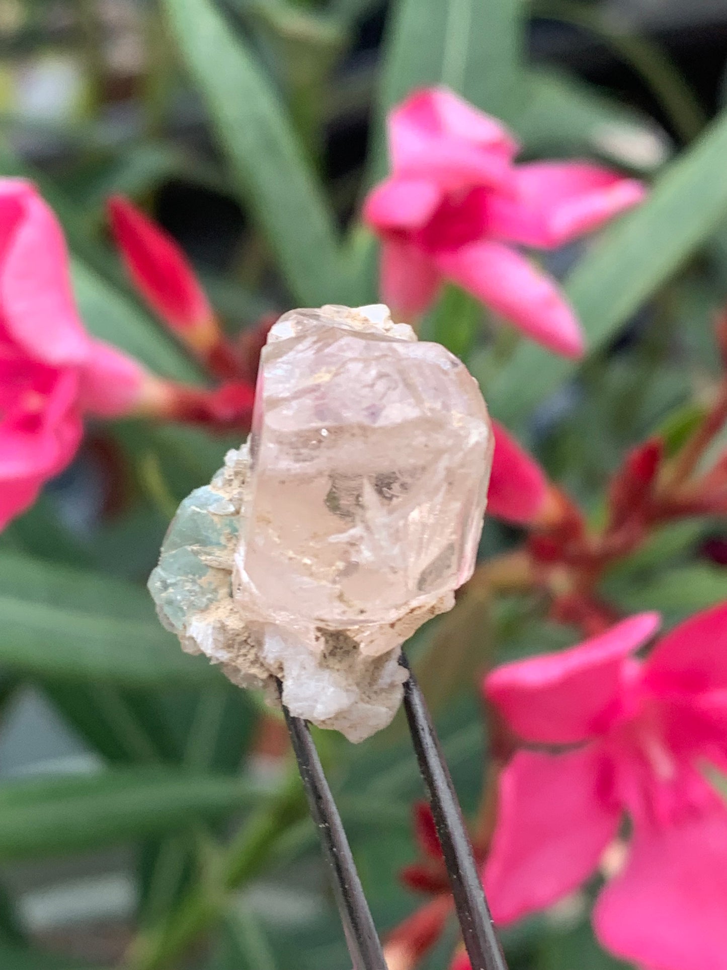 Imperial Topaz with Aquamarine, superb natural crystal measuring 25mm x 18mm x 18mm - 11.2 grams. Beautiful collector's item, unique and quite rare!