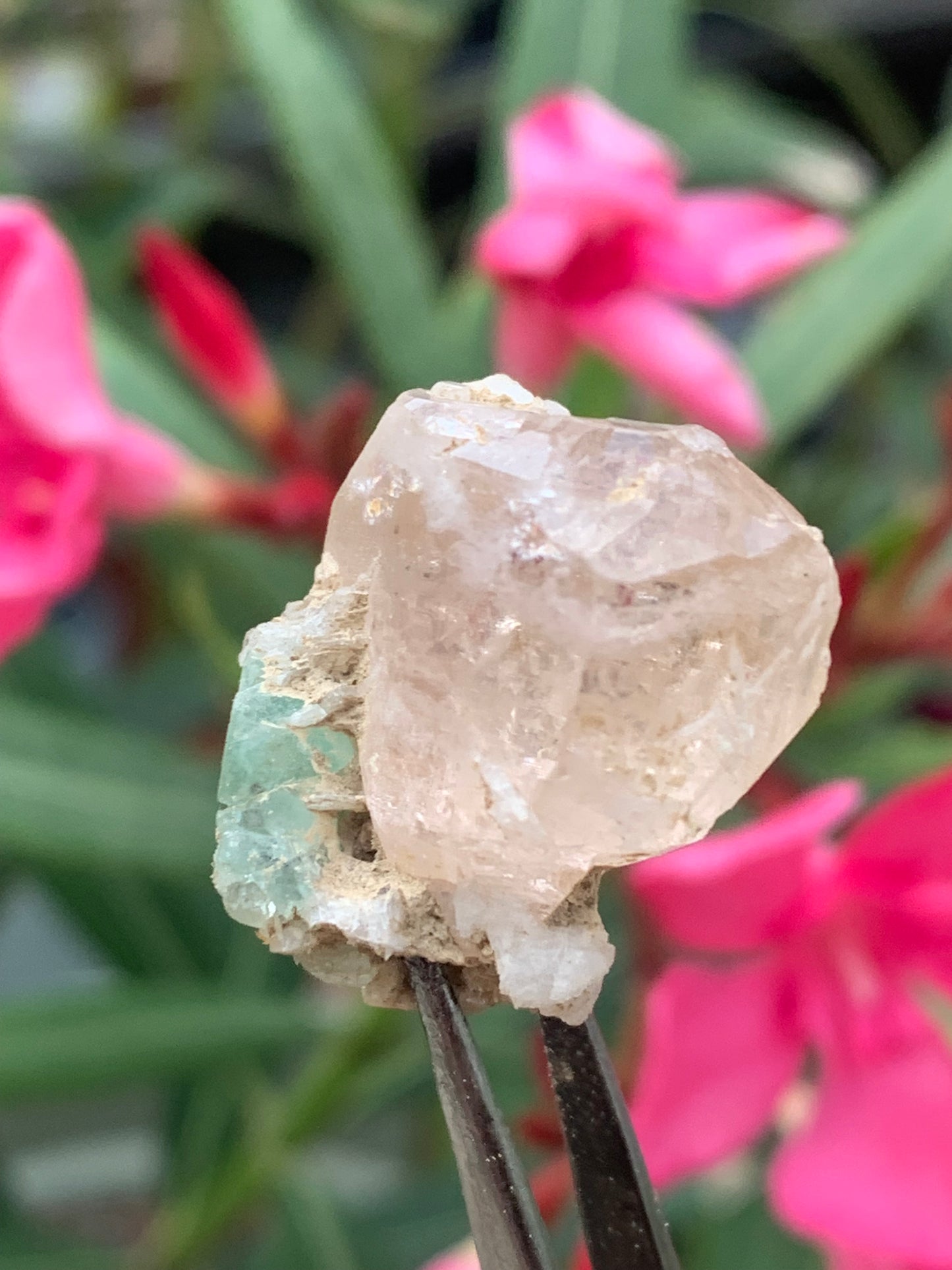 Imperial Topaz with Aquamarine, superb natural crystal measuring 25mm x 18mm x 18mm - 11.2 grams. Beautiful collector's item, unique and quite rare!