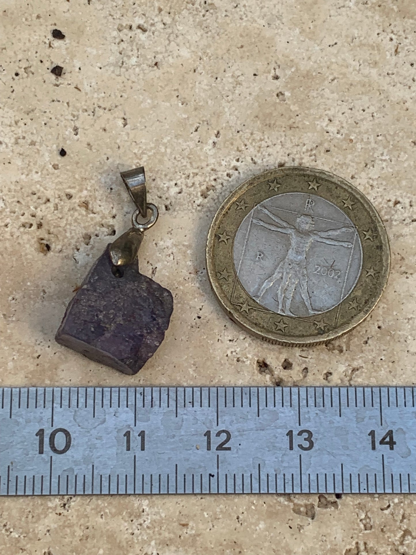 Tanzanite, pendentif de 25mm x 12 x 8 - 12,5 carats. Parfait en bijouterie, collection ,exposition...