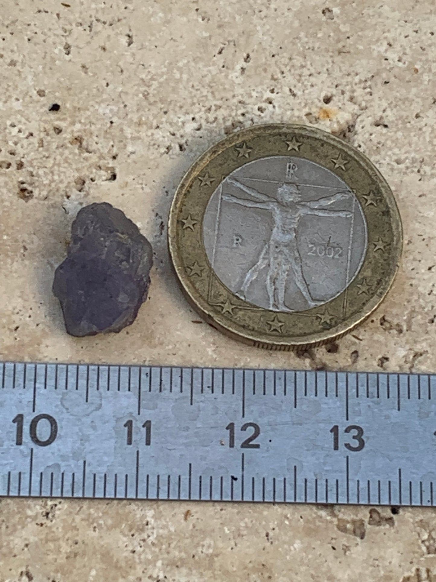 Tanzanite, pièce brute de 14mm x10 x8/ 1,4 gramme. Parfait en collection, bijouterie, exposition...