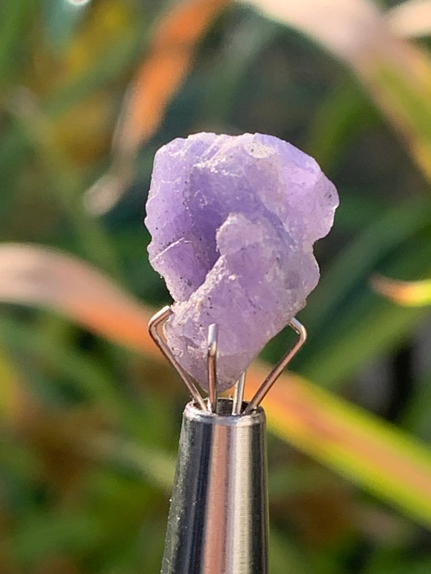 Tanzanite, pièce brute de 14mm x10 x8/ 1,4 gramme. Parfait en collection, bijouterie, exposition...