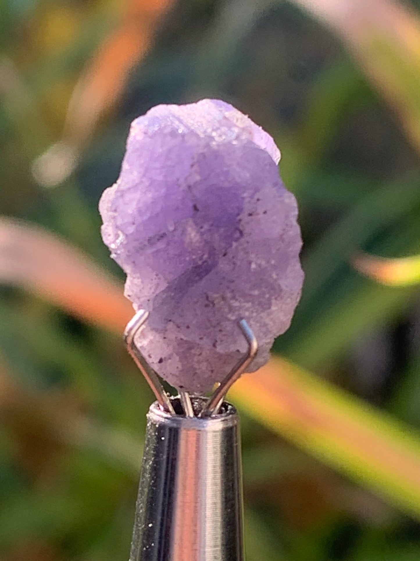Tanzanite, pièce brute de 14mm x10 x8/ 1,4 gramme. Parfait en collection, bijouterie, exposition...
