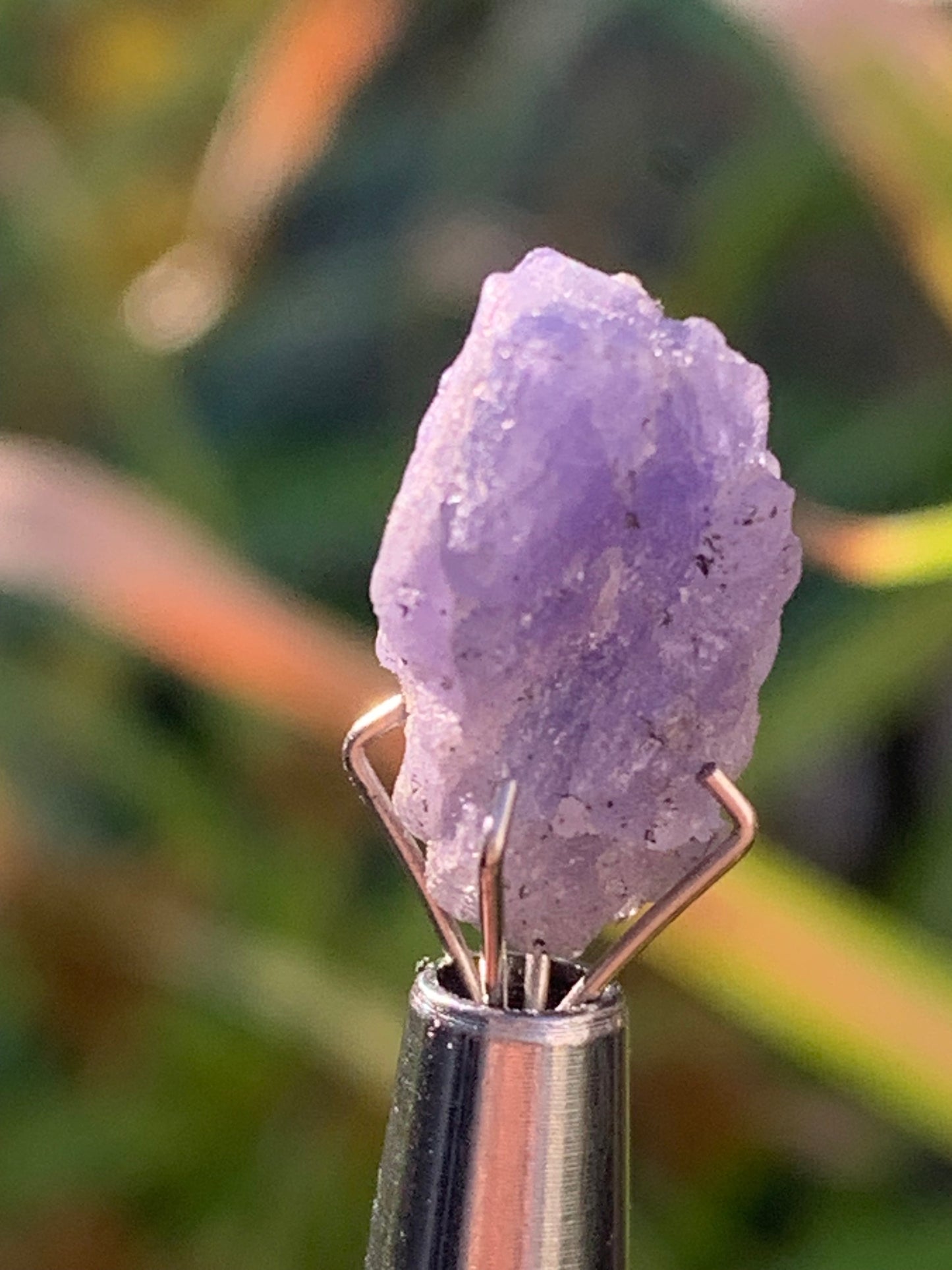 Tanzanite, pièce brute de 14mm x10 x8/ 1,4 gramme. Parfait en collection, bijouterie, exposition...