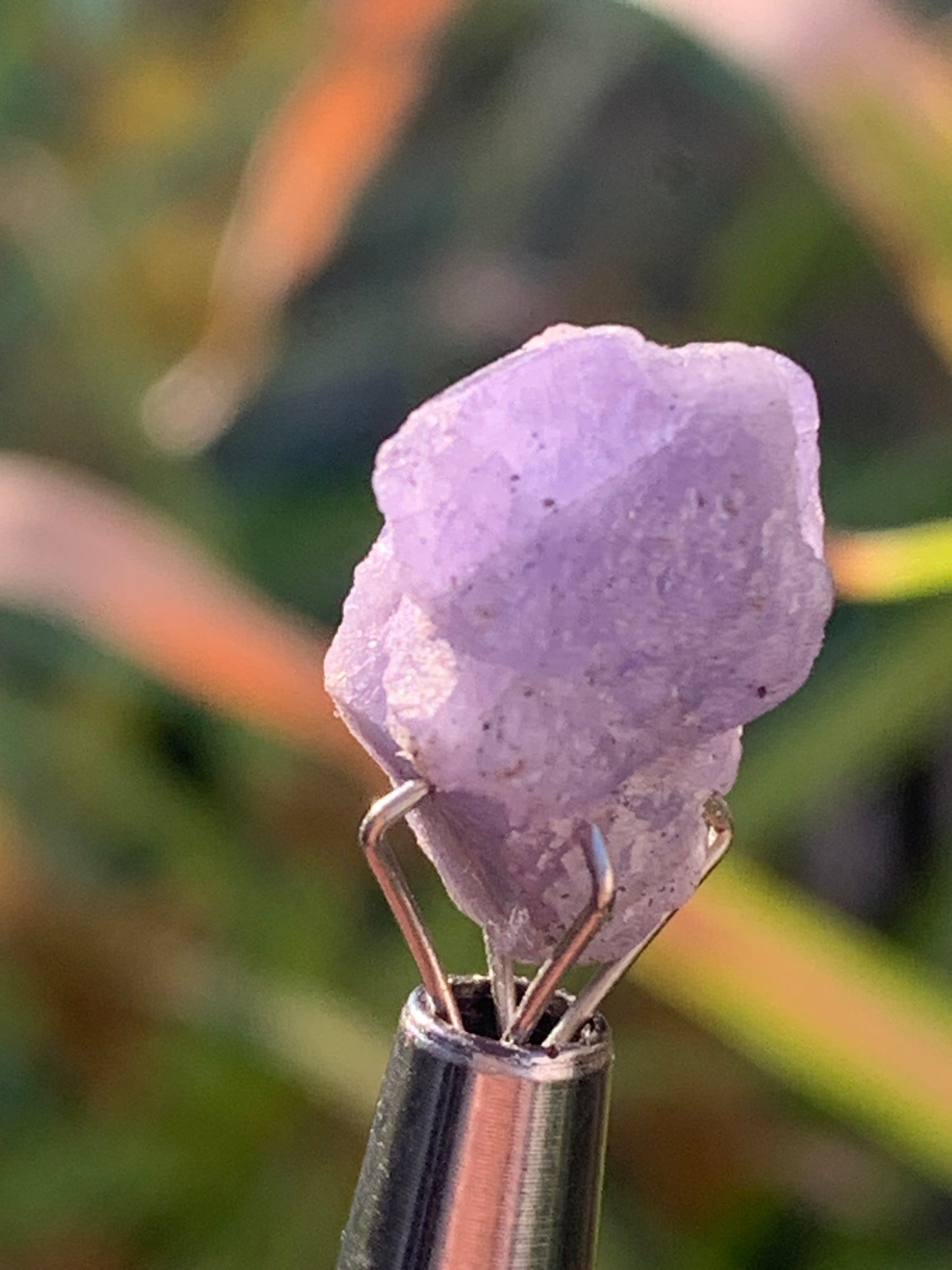 Tanzanite, pièce brute de 14mm x10 x8/ 1,4 gramme. Parfait en collection, bijouterie, exposition...
