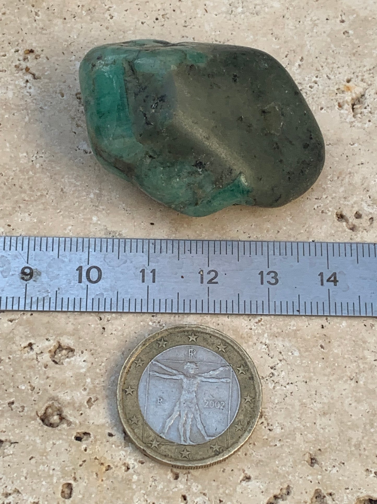 Émeraude, pièce brute de 44mm x31 x20 - 31,1 grammes. Parfait en collection, bijouterie, exposition...
