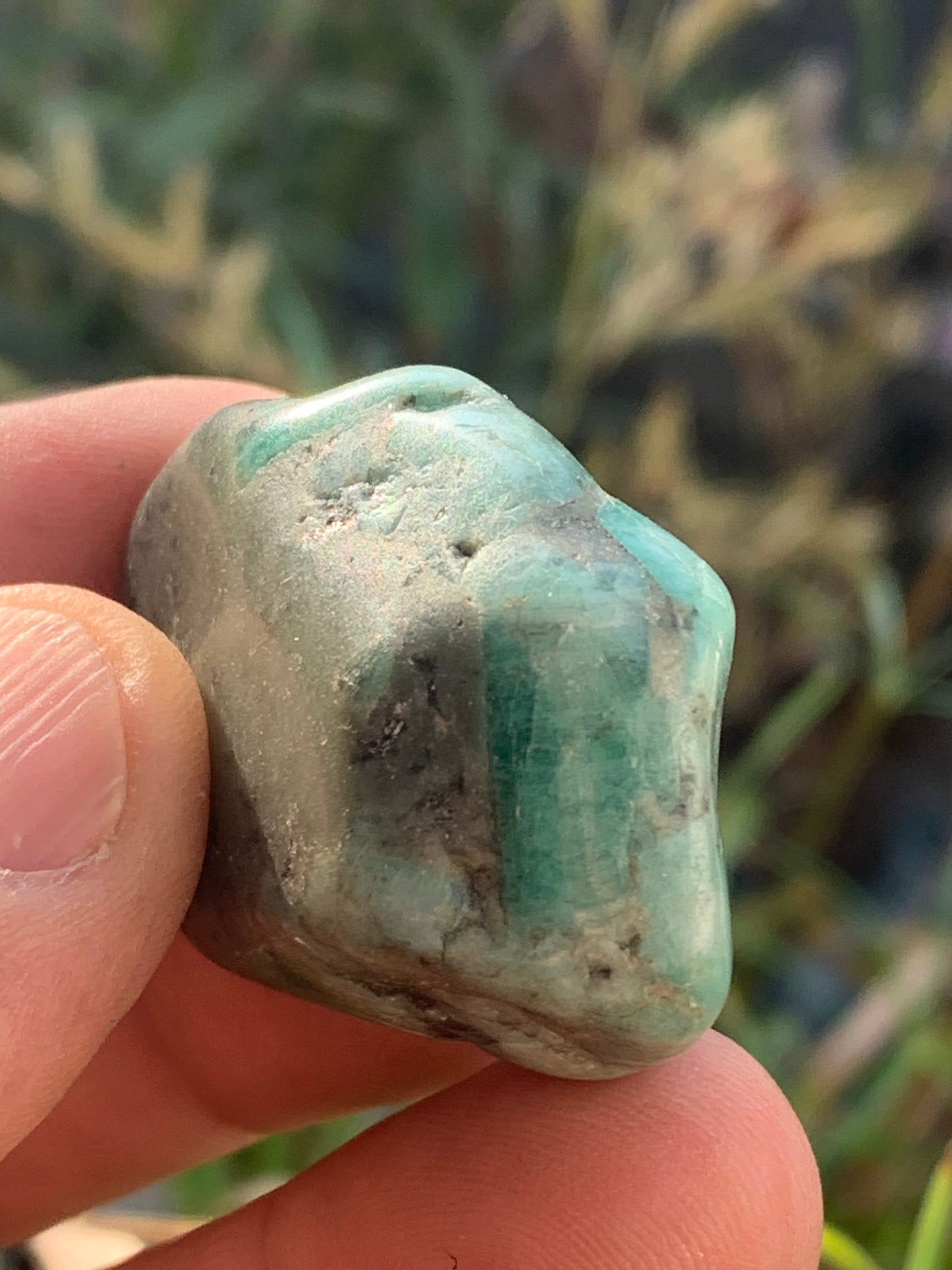 Émeraude, pièce brute de 44mm x31 x20 - 31,1 grammes. Parfait en collection, bijouterie, exposition...