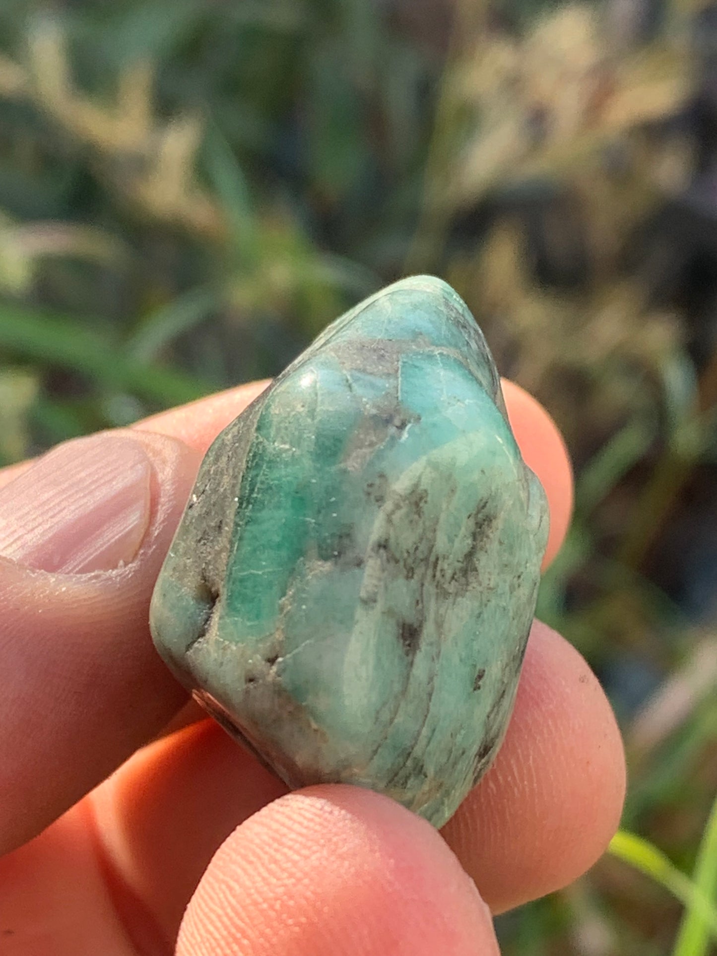 Émeraude, pièce brute de 44mm x31 x20 - 31,1 grammes. Parfait en collection, bijouterie, exposition...