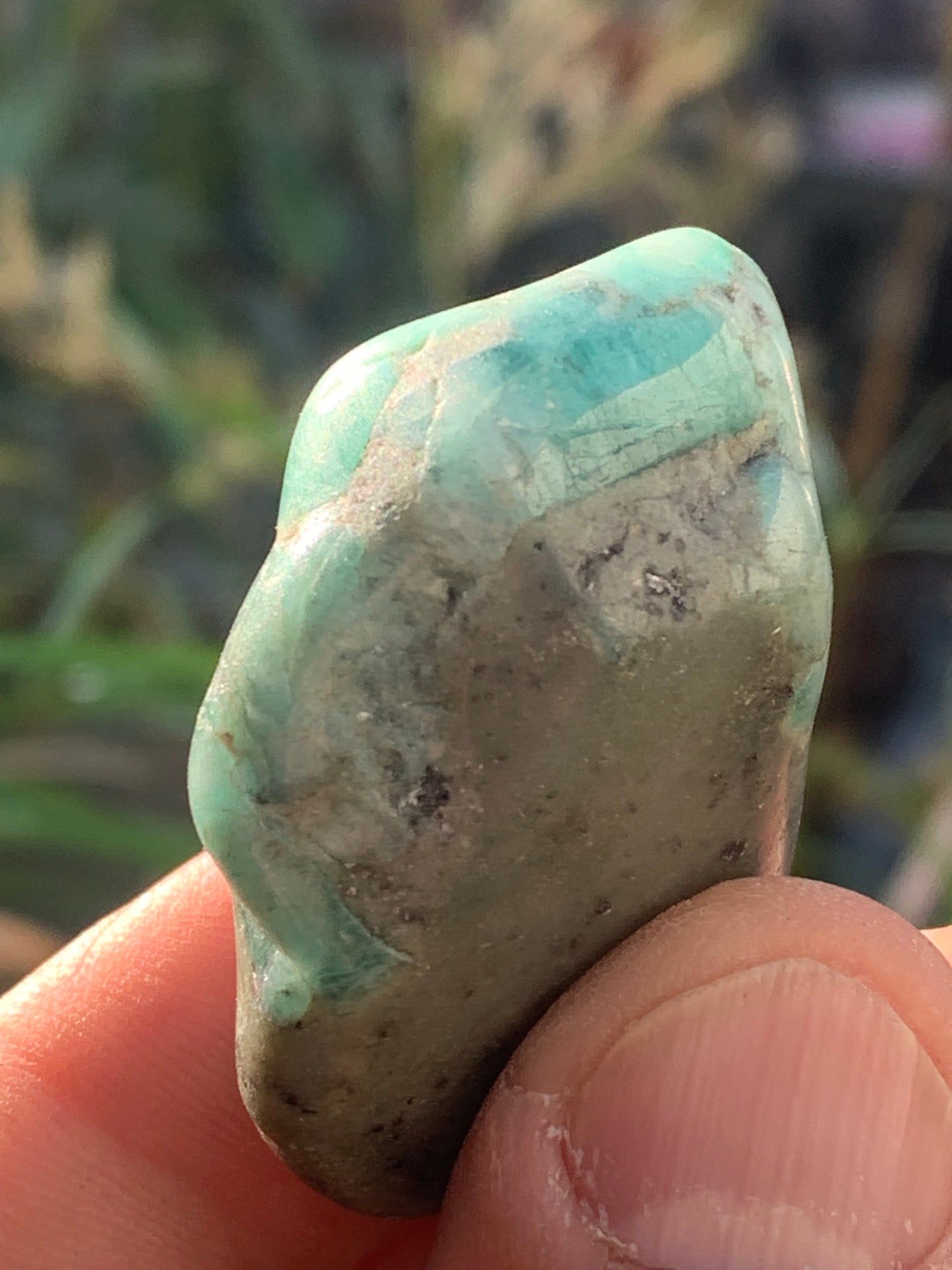 Émeraude, pièce brute de 44mm x31 x20 - 31,1 grammes. Parfait en collection, bijouterie, exposition...