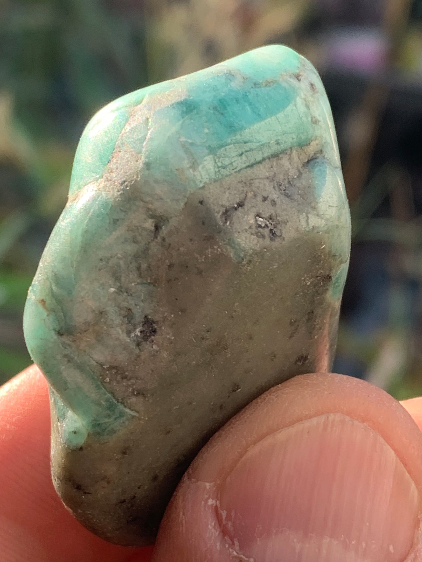 Émeraude, pièce brute de 44mm x31 x20 - 31,1 grammes. Parfait en collection, bijouterie, exposition...