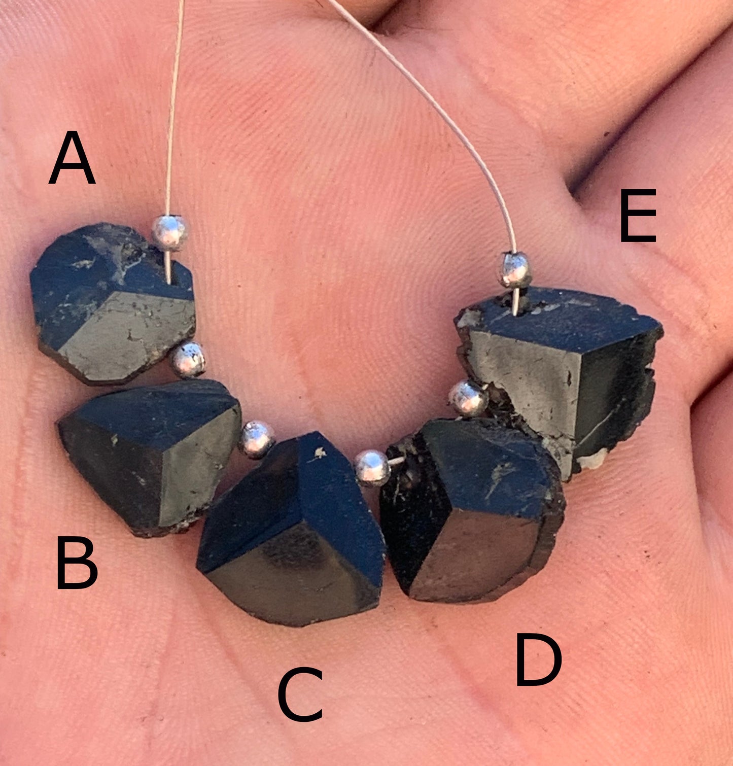Black tourmaline, natural 3-sided head beads, sold in lots or individually, 14mm in diameter x 5mm thick on average - 7.3 grams (lot). Perfect for collection, jewelry, exhibition...