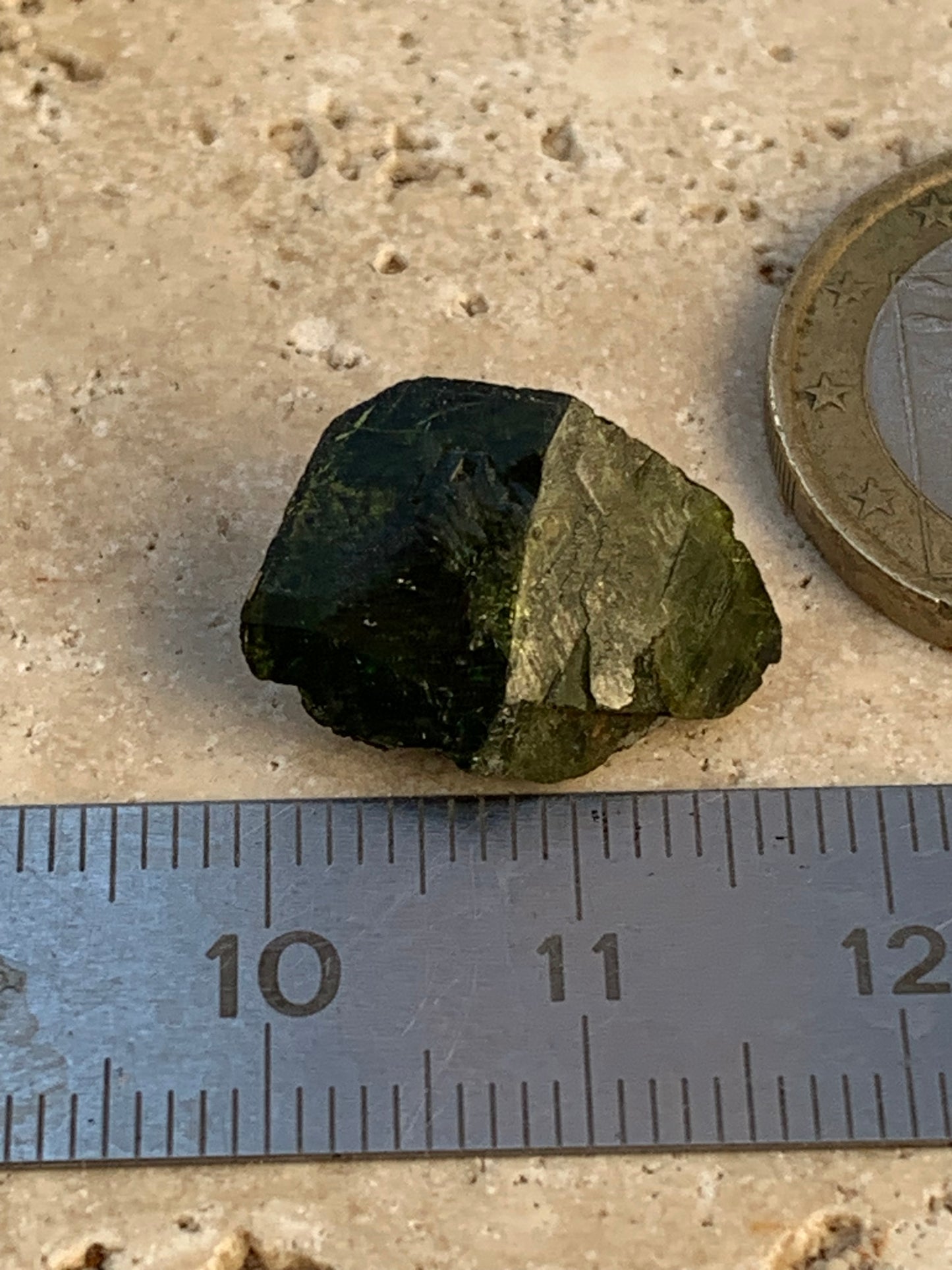 Vesuvianite also called Idocrase (little known), specimen of 19 mm x 14 x 8 - 2 grams! Superb little piece!