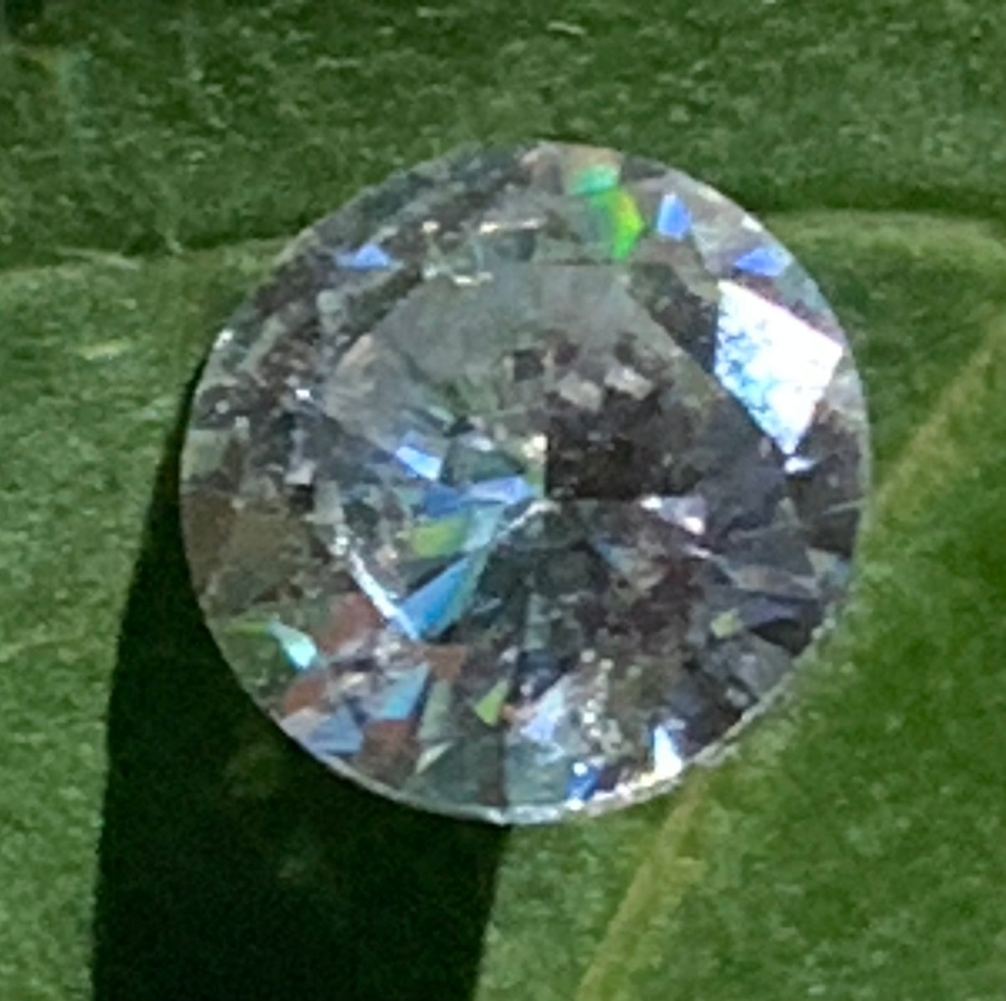 Moissanite, de 5mm x5 x4 - 1,33 carat. Excellente alternative au diamant, appréciée pour sa brillance exceptionnelle, parfait en collection, bijouterie, exposition...