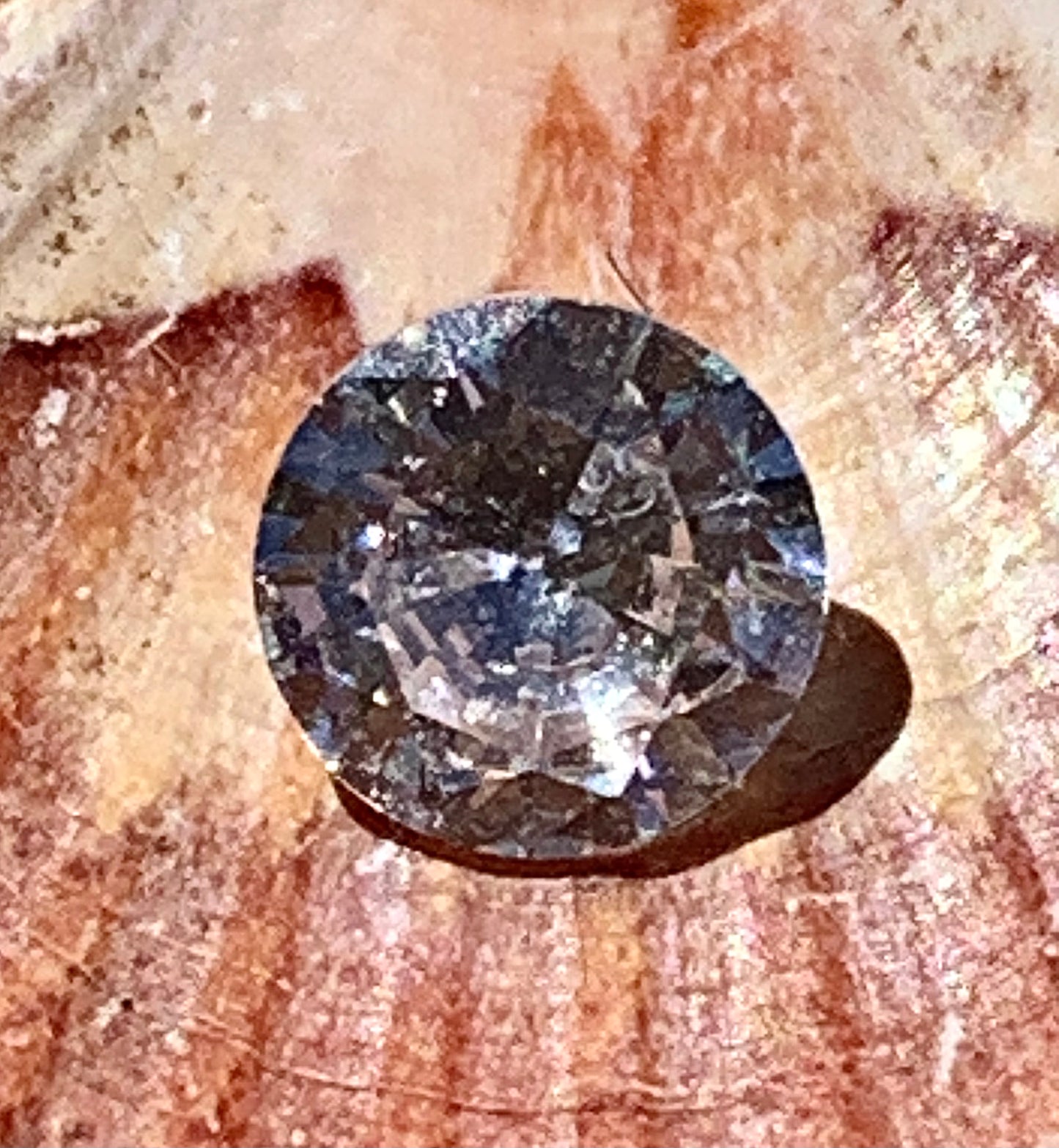 Moissanite, de 5mm x5 x4 - 1,33 carat. Excellente alternative au diamant, appréciée pour sa brillance exceptionnelle, parfait en collection, bijouterie, exposition...