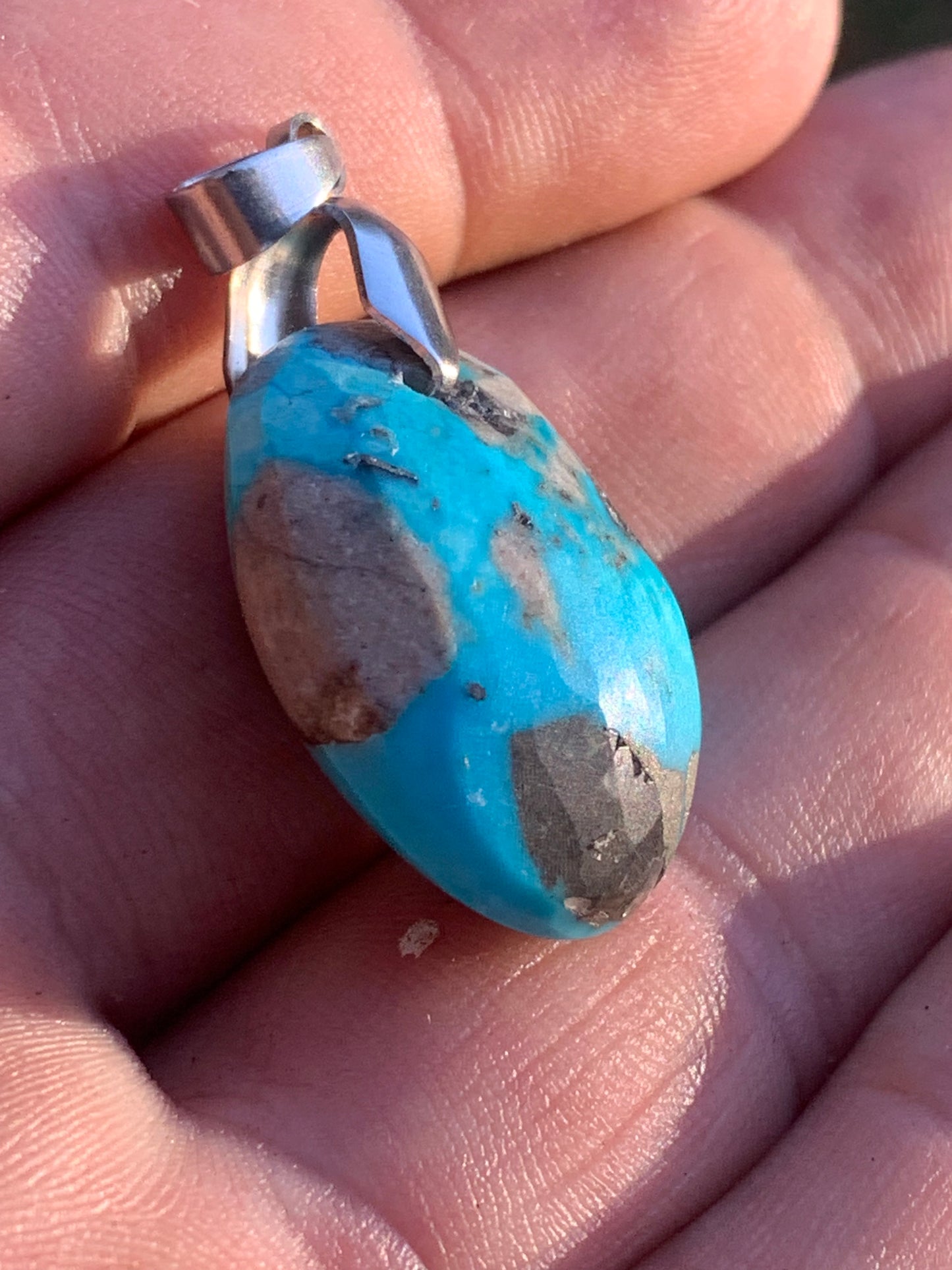 Turquoise Perse/ Iran ! Pendentif en Argent 925 de 40mm de hauteur x 20 x 12 - 8,8 grammes. Vendu avec cordon réglable de couleur noire !
