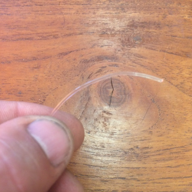 Sélection de fils divers 'spécial bijouterie' : Fil élastique transparent 8mm ou 10mm, ou couleurs 8mm. Bobine de fil en cordon de coton ciré noir de 15mm (bobine de 7 ou 450m.) !