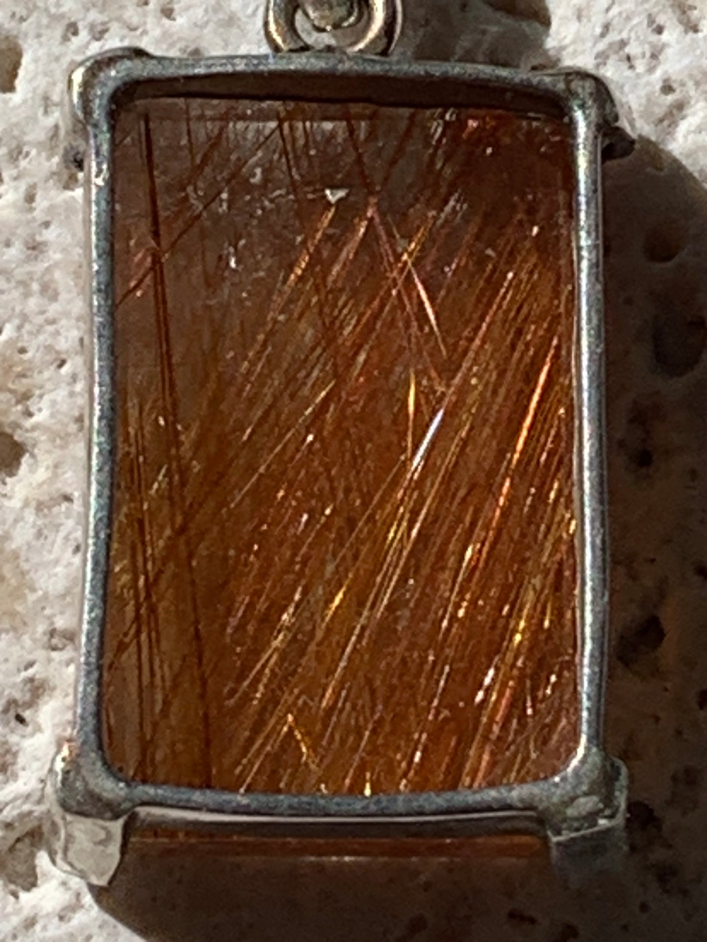 Rock crystal/quartz with golden rutiles, 36mm x 18 x 10 - 10.3 gr., Perfect for jewelry, collections, exhibitions...