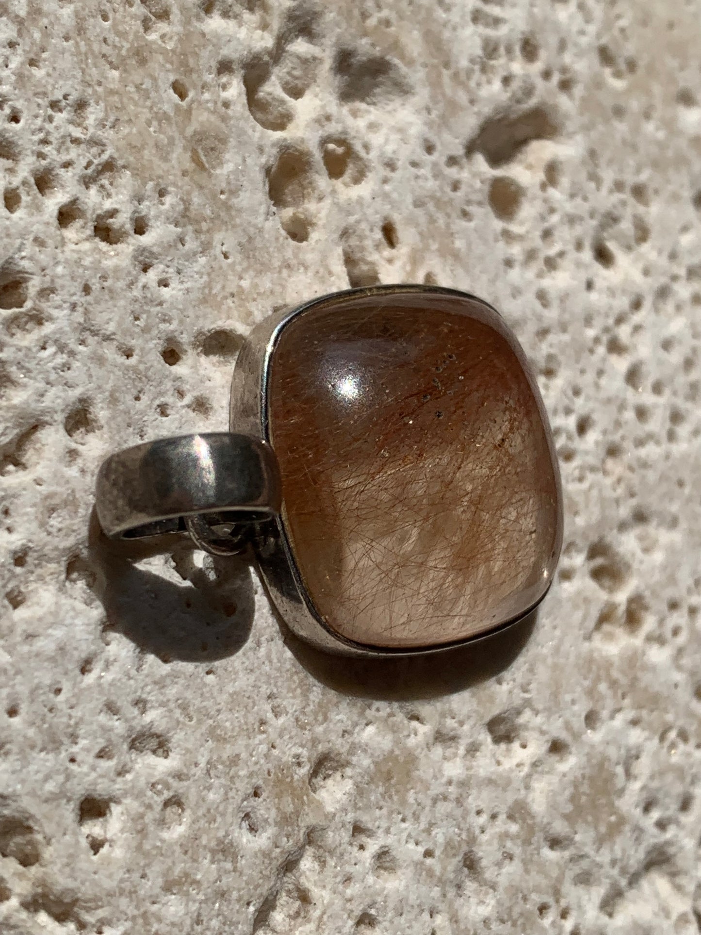 Rock crystal/quartz with golden rutiles, 30mm x20 x8 - 5.7 gr., perfect for jewelry, collections, exhibitions...