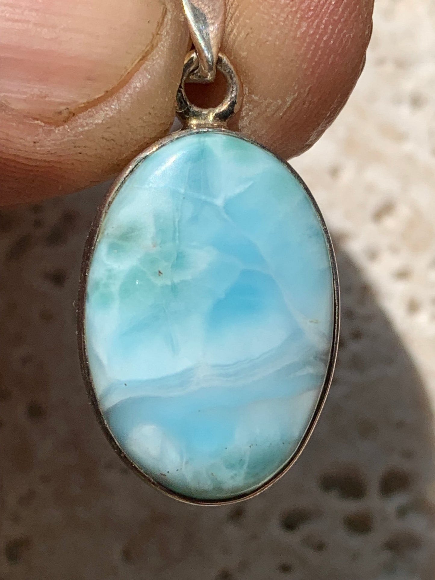 Larimar, pendentif en Argent de 35mm de hauteur x 17 x 6 Vendu avec cordon réglable de couleur noire offert !