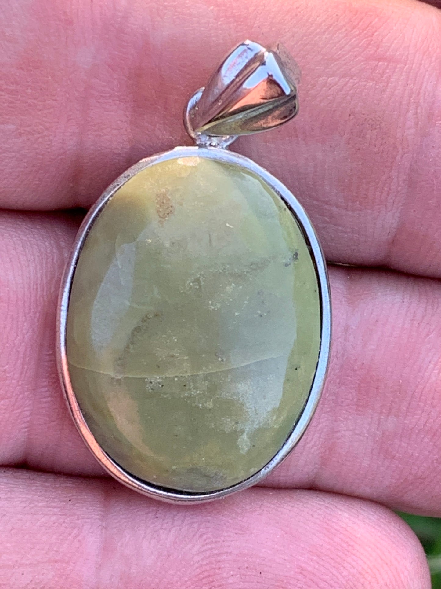 Serpentine ! Pendentif en Argent, 35mm de hauteur x 20 x 6. Vendu avec cordon réglable de couleur noire !