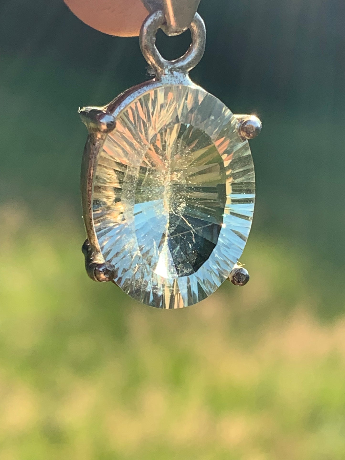 Prasiolite naturelle, superbe pendentif en Argent de 30mm x 14 x 11. Prêt à porter ou pour collection ,exposition...
