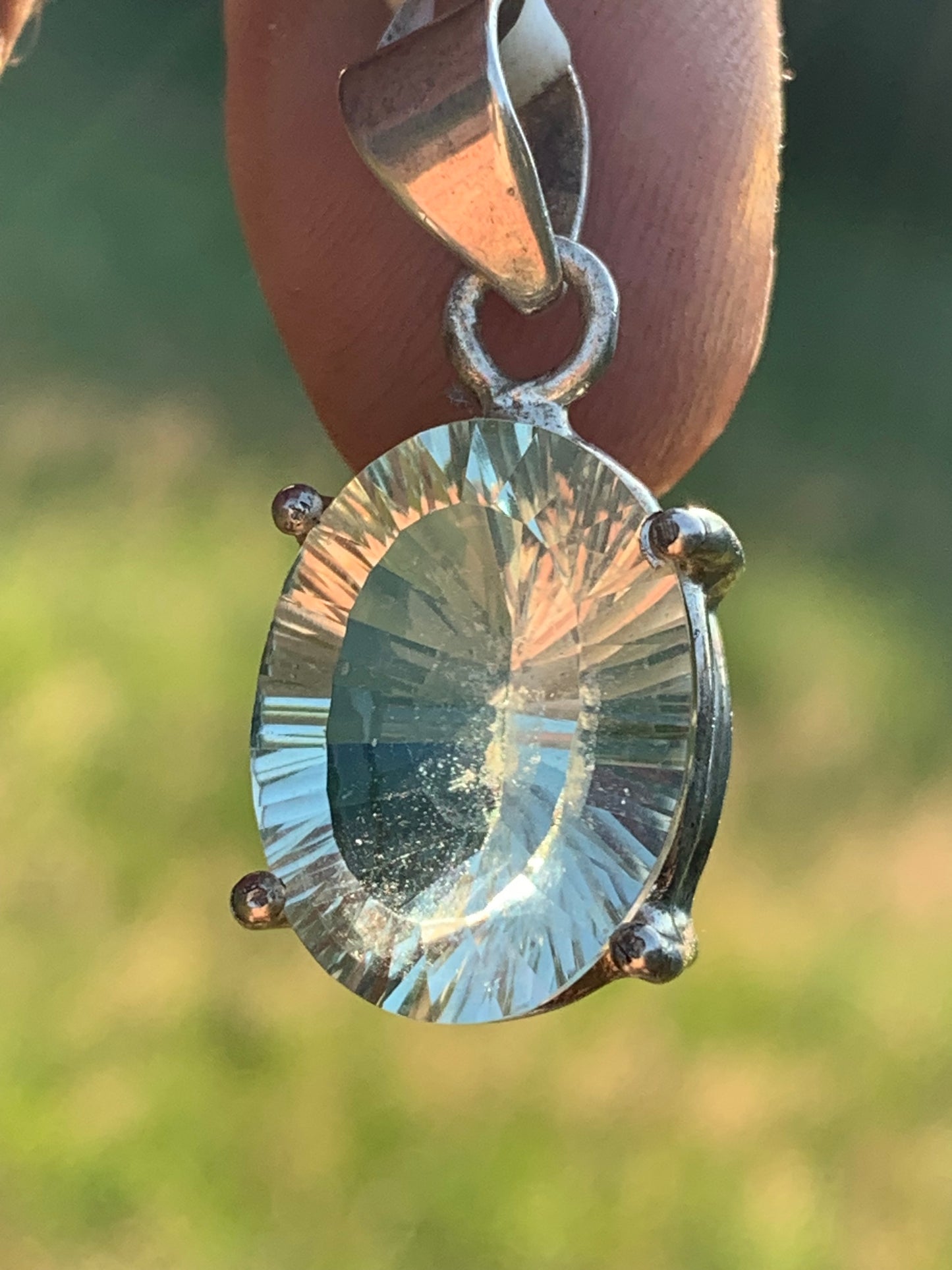 Prasiolite naturelle, superbe pendentif en Argent de 30mm x 14 x 11. Prêt à porter ou pour collection ,exposition...