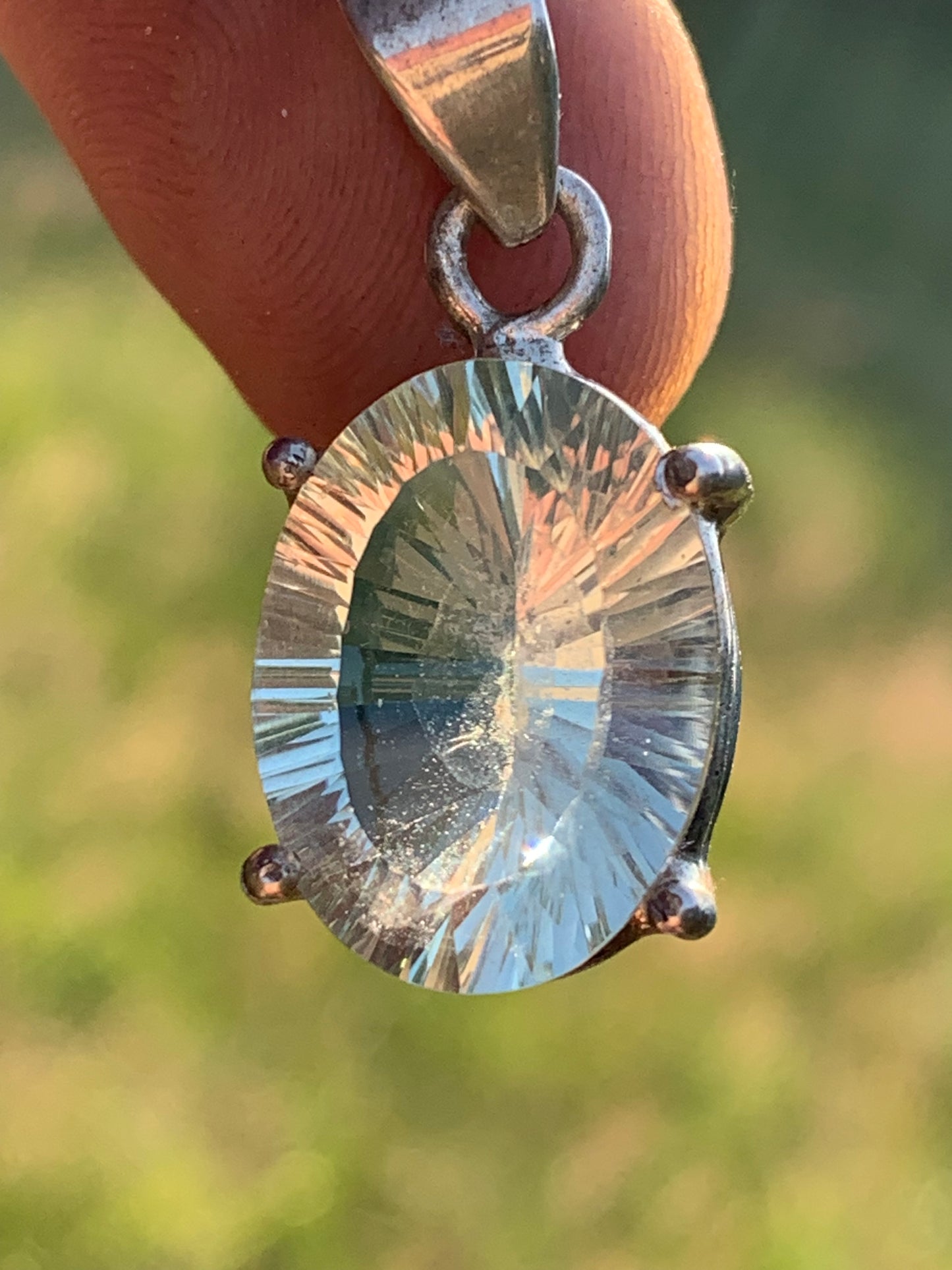 Prasiolite naturelle, superbe pendentif en Argent de 30mm x 14 x 11. Prêt à porter ou pour collection ,exposition...