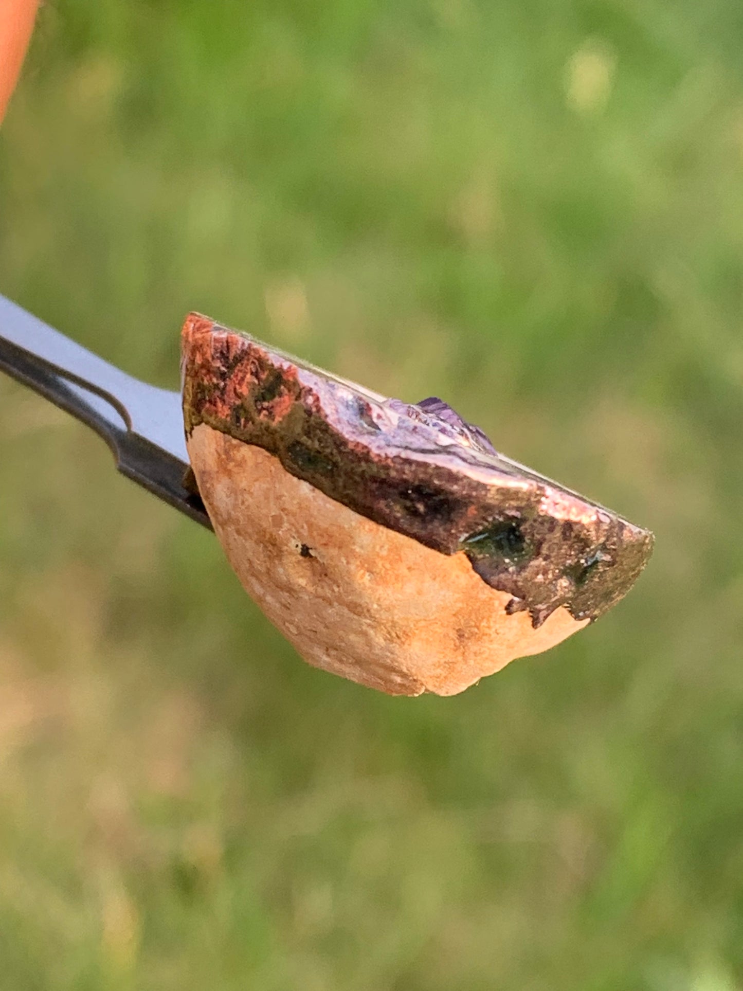 Améthyste et Agate, pendentif 'mini-géode' dit 'geodinhos', de 35mm de hauteur x 23 x 15. Vendu avec cordon noir réglable offert !