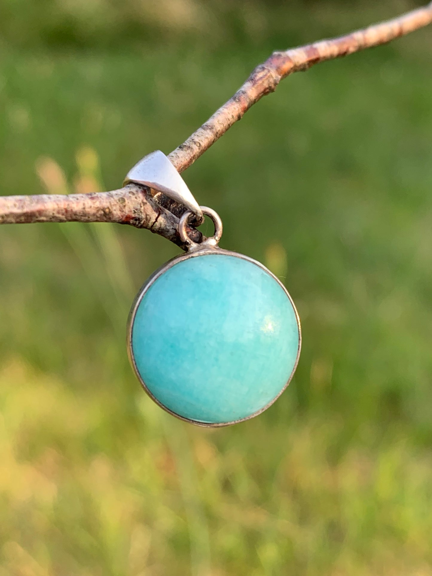 Amazonite, charmant médaillon en Argent de 26mm de hauteur x 16 x 7. Vendu avec cordon réglable de couleur noire offert !