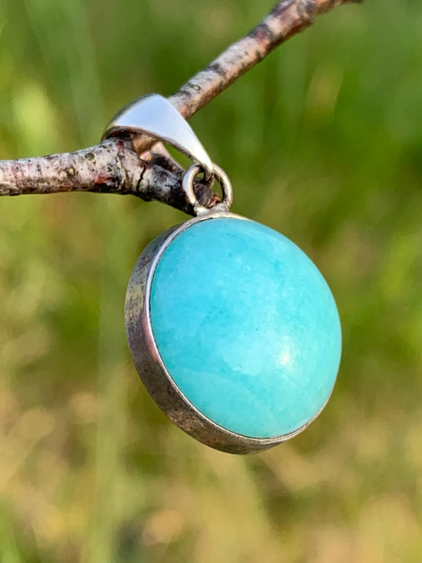 Amazonite, charmant médaillon en Argent de 26mm de hauteur x 16 x 7. Vendu avec cordon réglable de couleur noire offert !