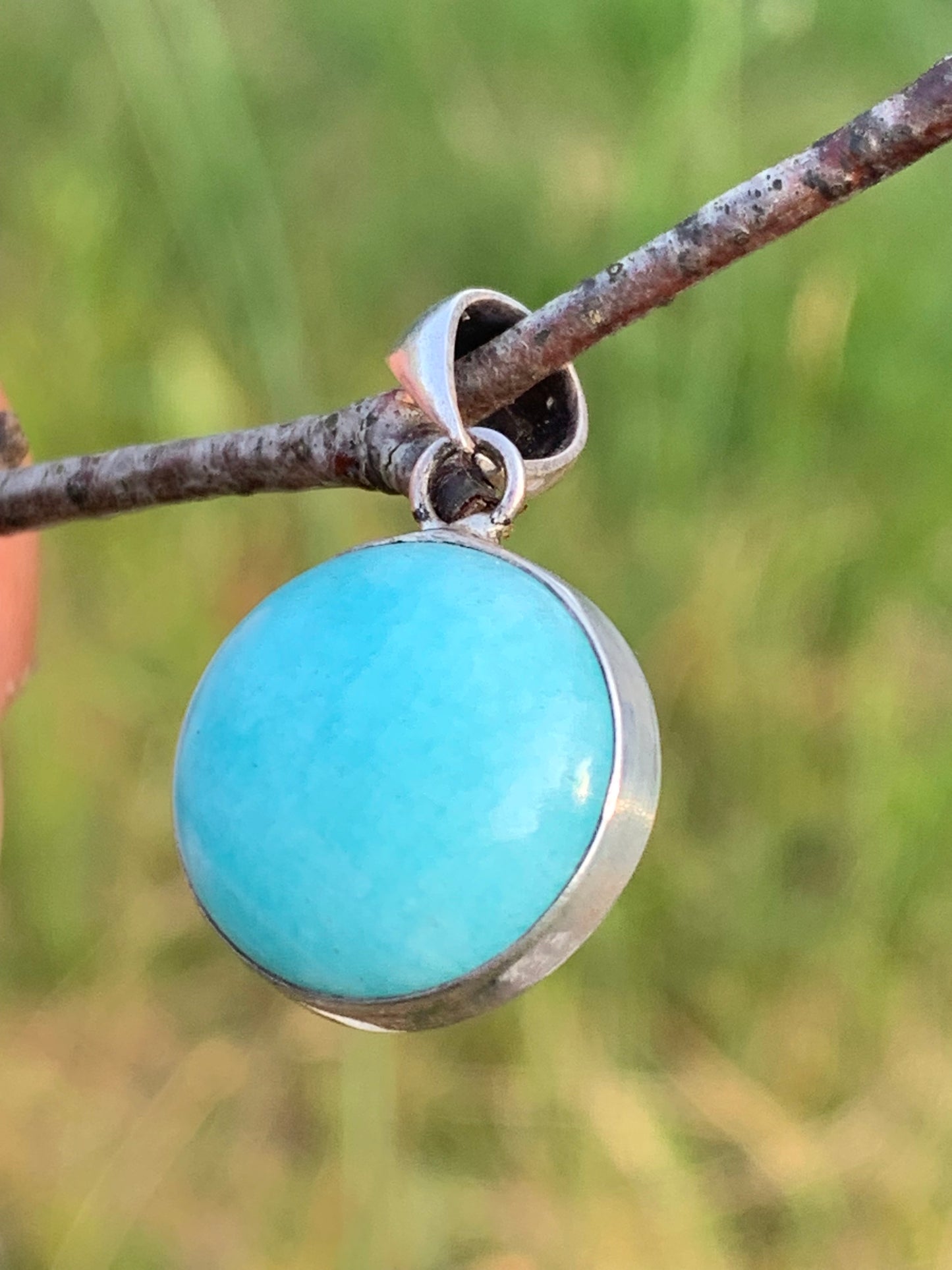 Amazonite, charmant médaillon en Argent de 26mm de hauteur x 16 x 7. Vendu avec cordon réglable de couleur noire offert !