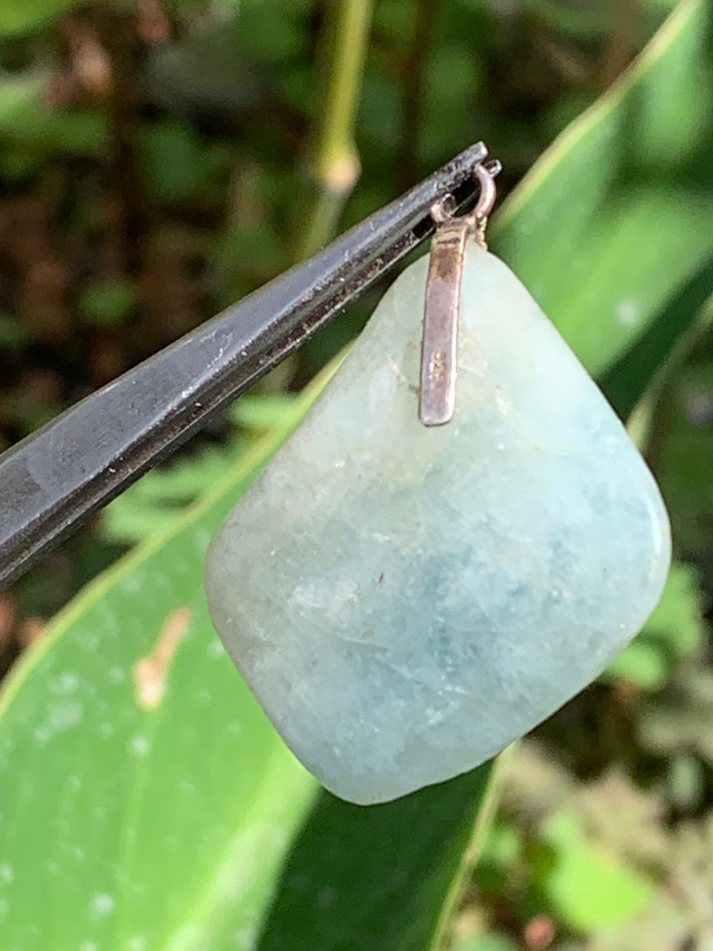 Aigue-marine, pendentif en Argent de 37mm x 28 x 5. Vendu avec cordon noir réglable !