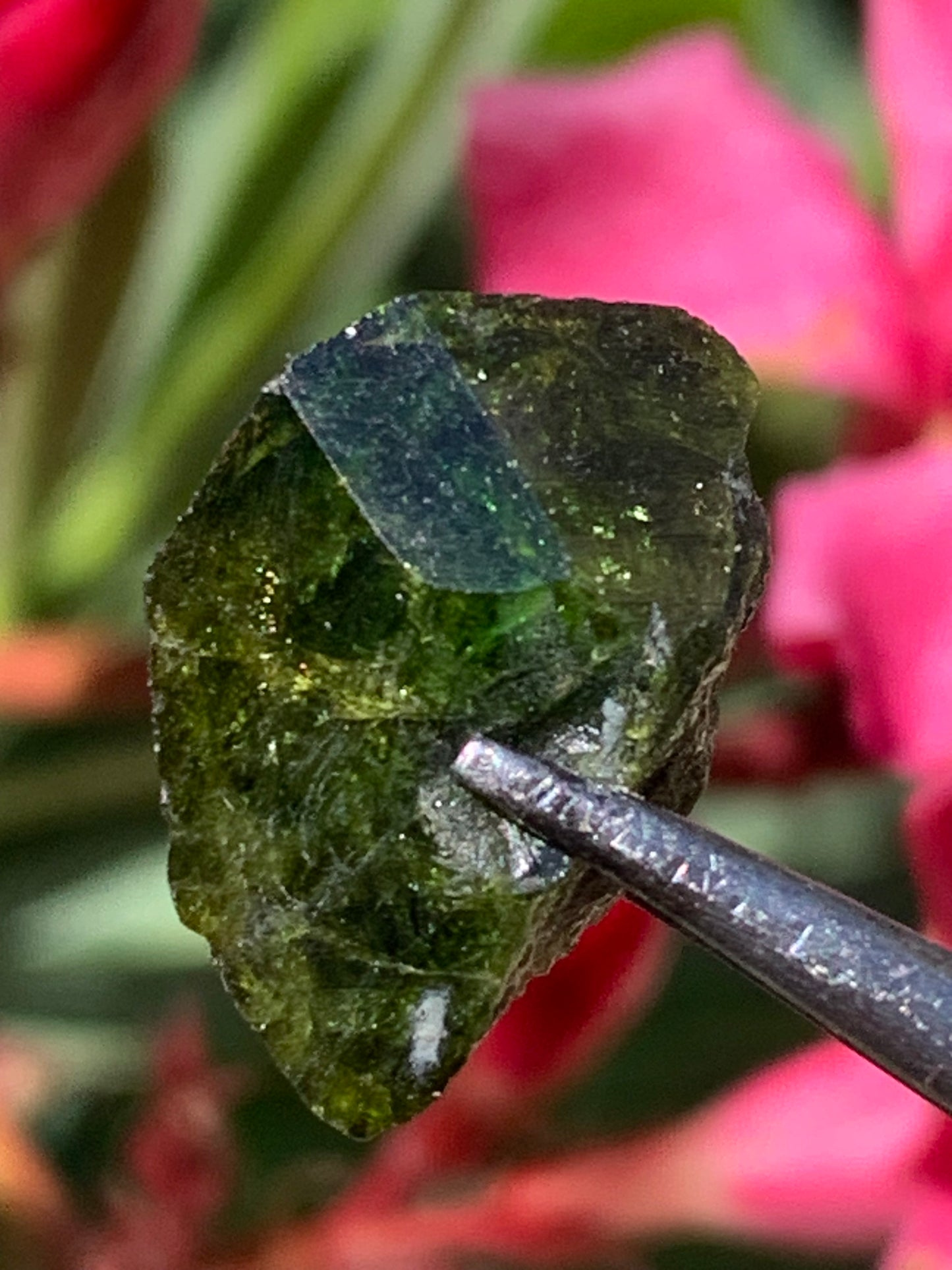 Vesuvianite also called Idocrase (little known), specimen of 19 mm x 14 x 8 - 2 grams! Superb little piece!
