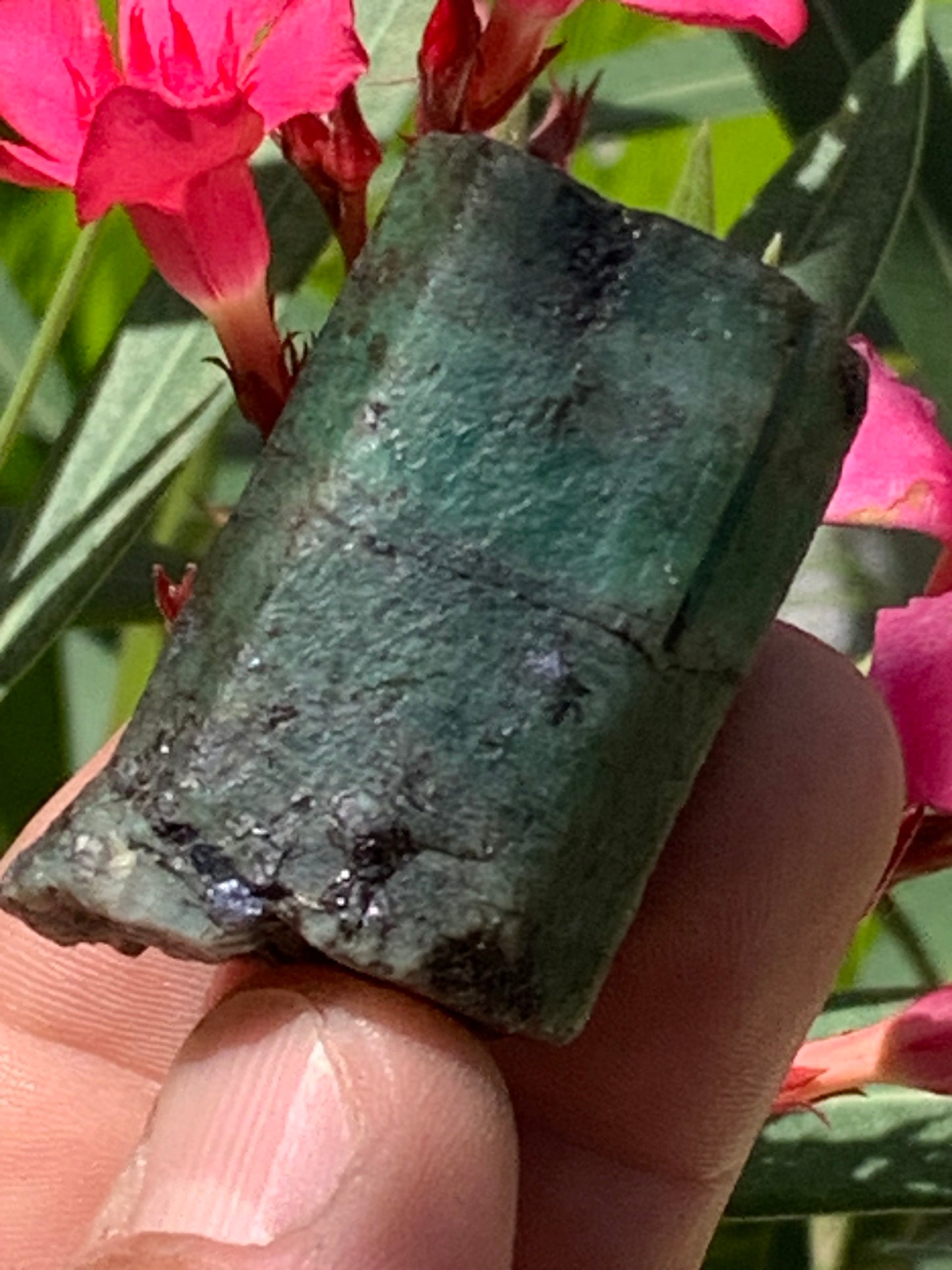 Émeraude, pièce brute de 43mm x 26 x 21 - 42,2 grammes. Parfait en collection, bijouterie, exposition...