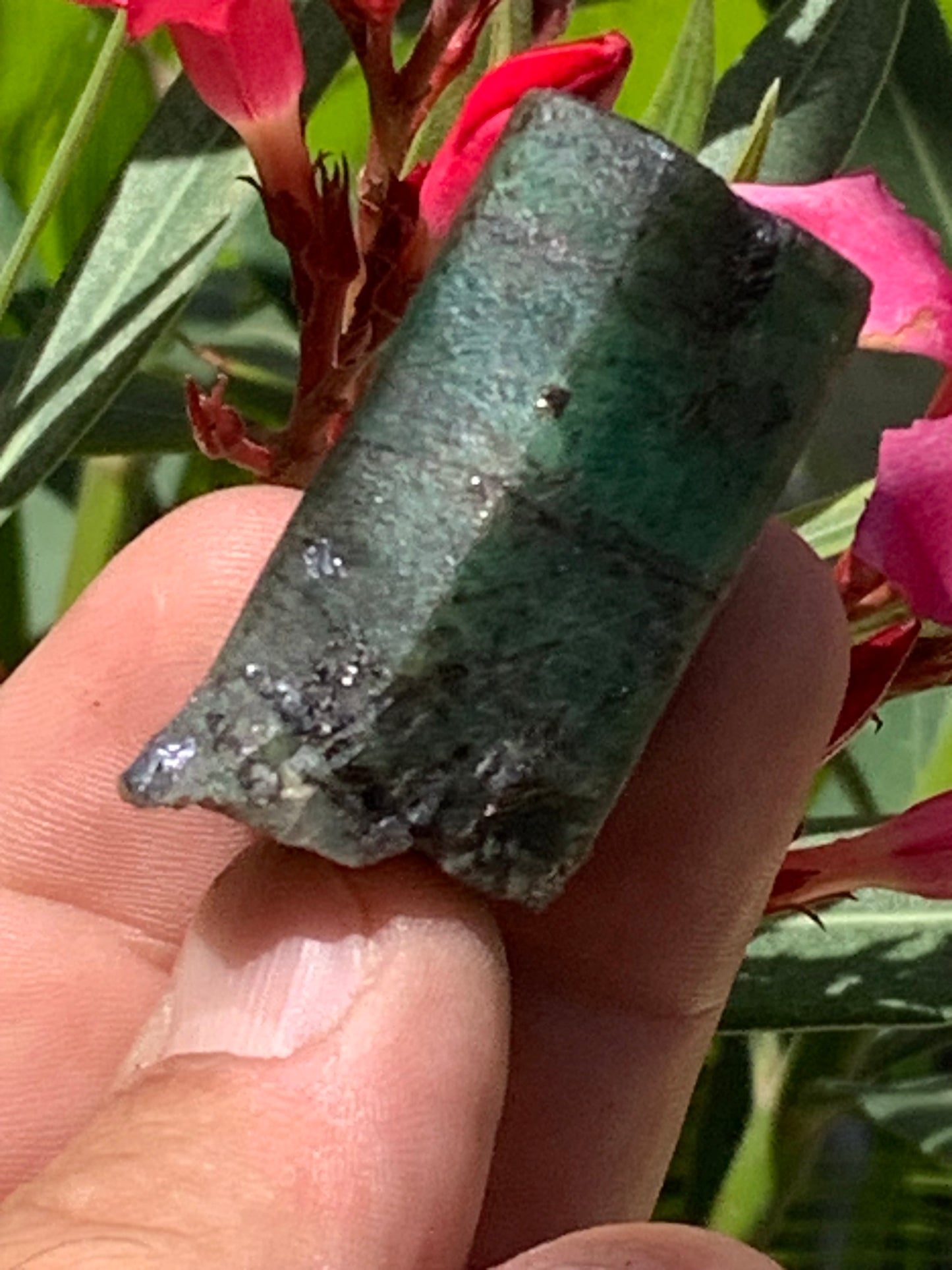 Émeraude, pièce brute de 43mm x 26 x 21 - 42,2 grammes. Parfait en collection, bijouterie, exposition...