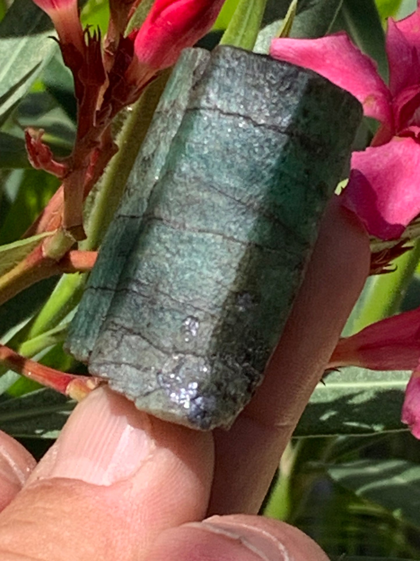 Émeraude, pièce brute de 43mm x 26 x 21 - 42,2 grammes. Parfait en collection, bijouterie, exposition...